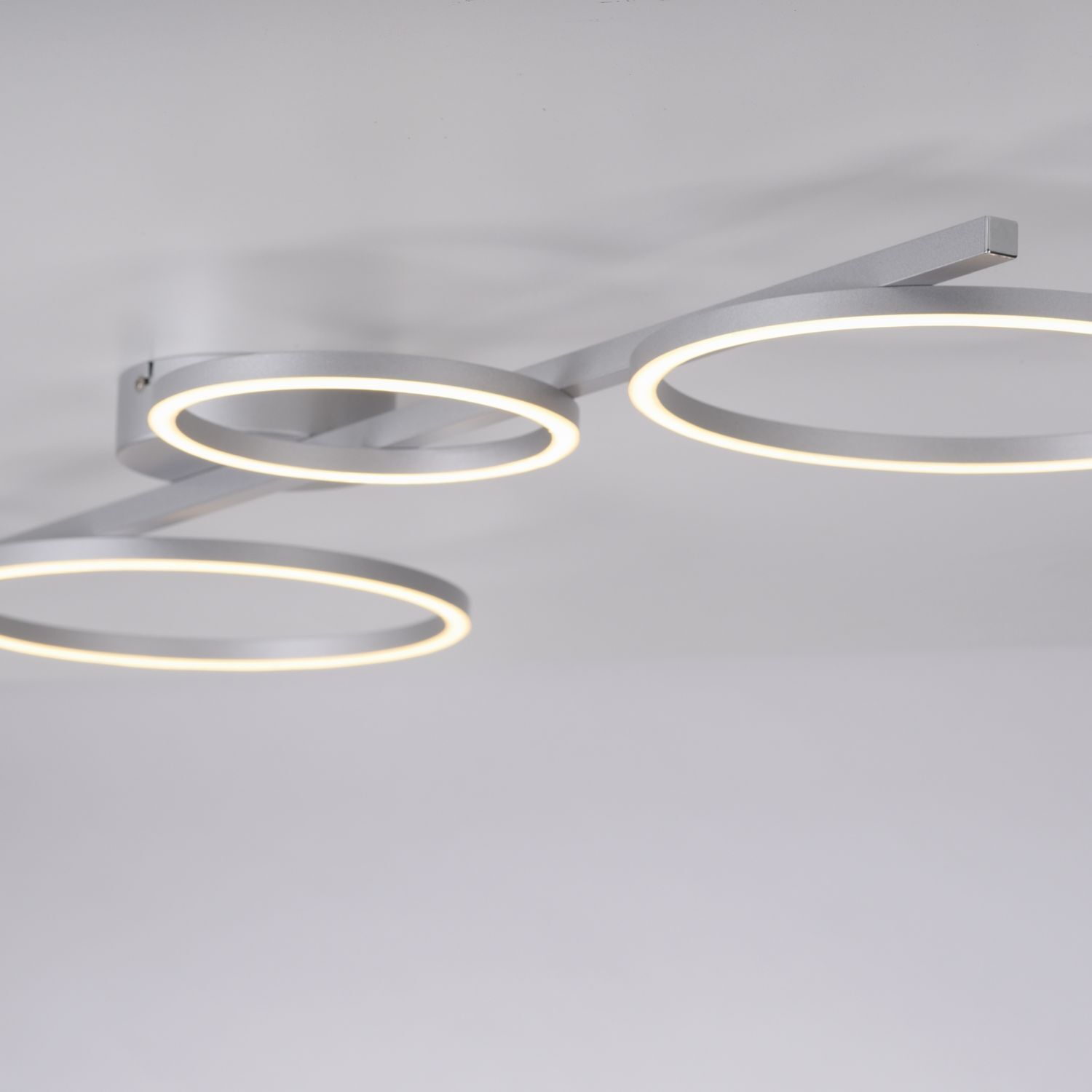 Lampe de plafonnier LED blanche métal 120 cm allongée 3000 K