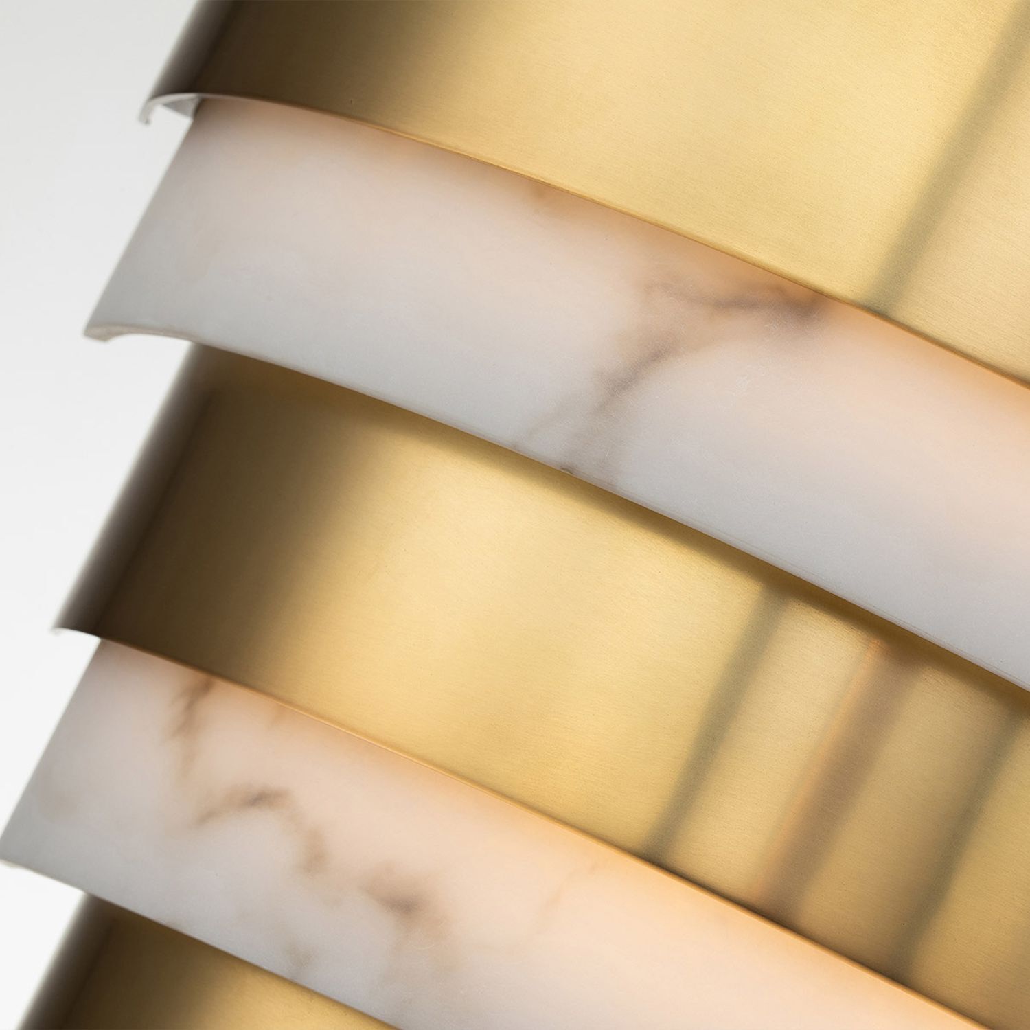 Applique LED H : 35,7 cm en laiton vieilli aspect albâtre