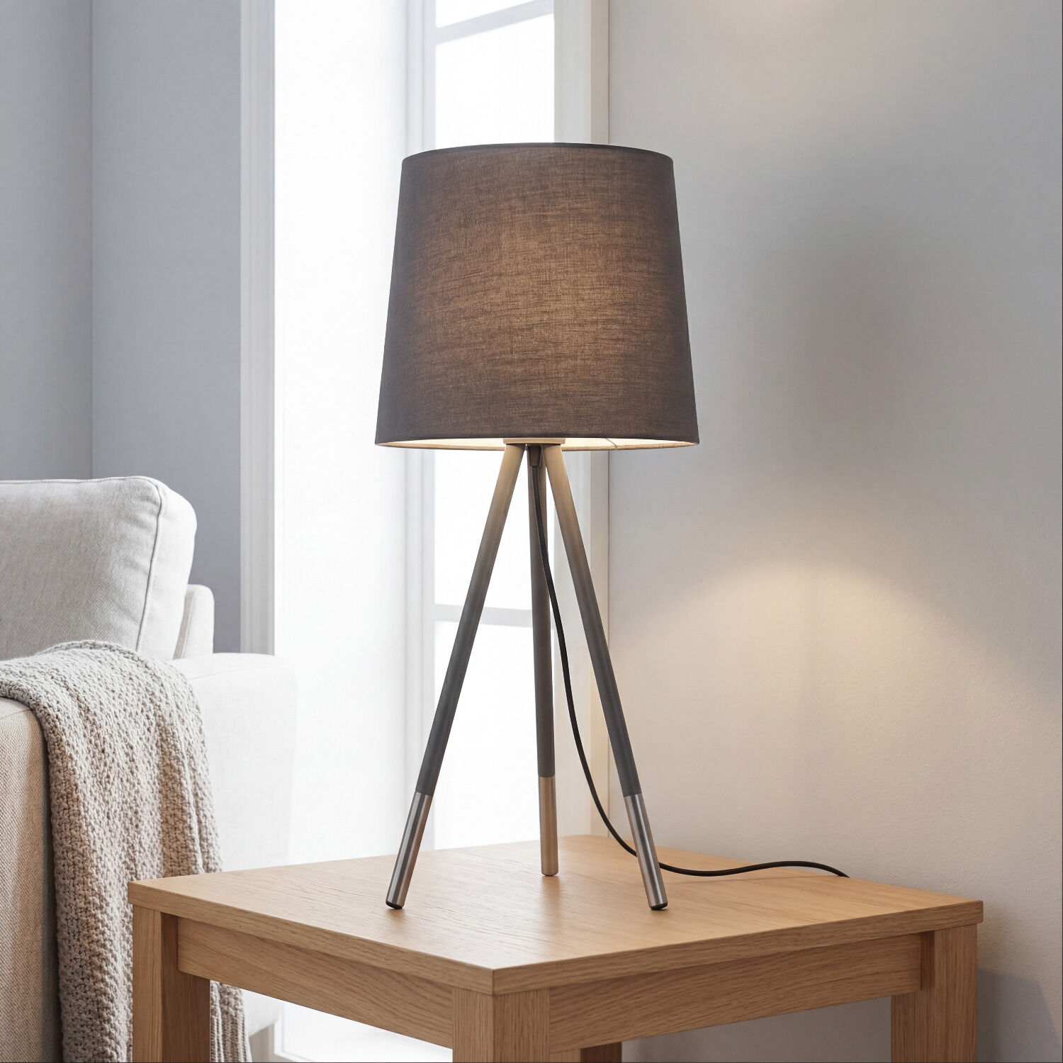 Tischlampe, Stehlampe, Holztisch, Lampenständer, Schwarz