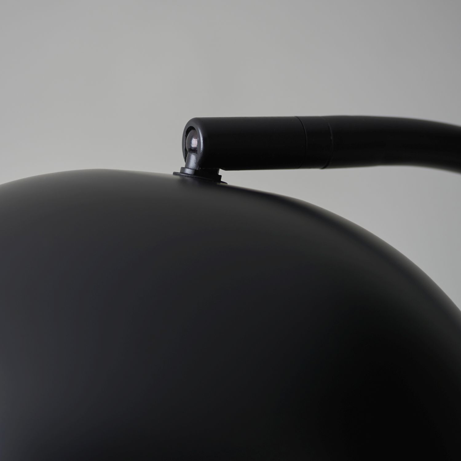 Lampadaire métal 163 cm abat-jour ajustable noir E27