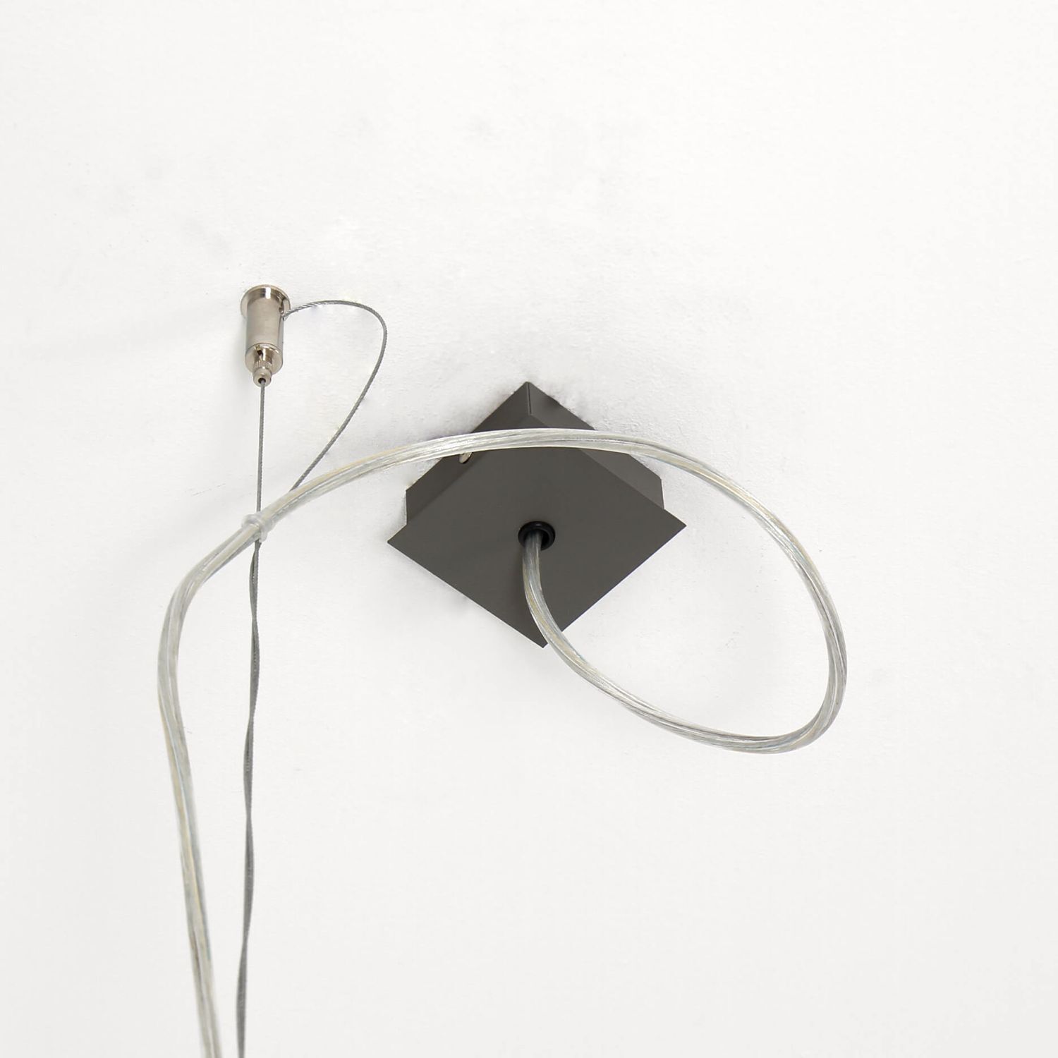 Suspension large en gris
