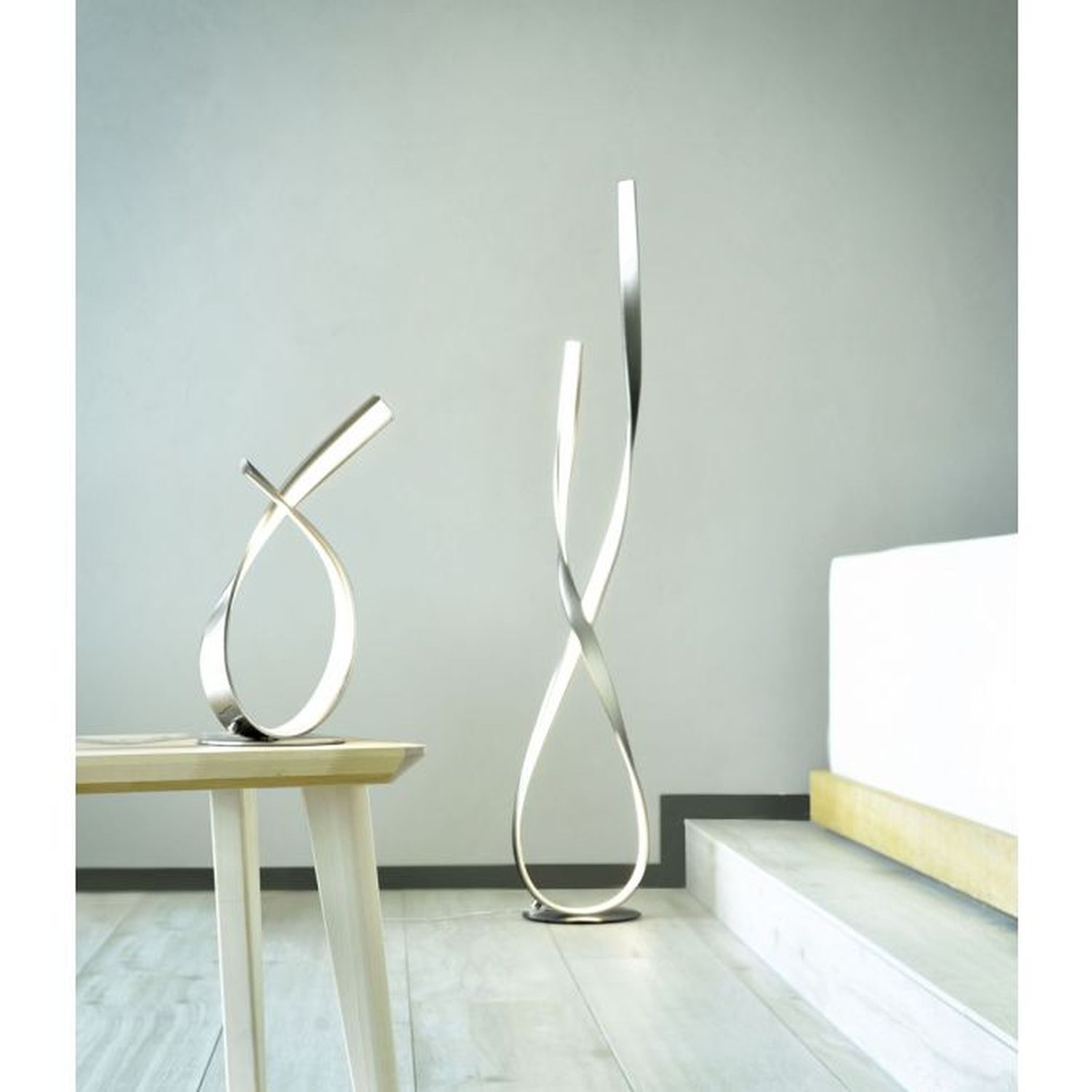 Stilvolle LED Tischlampe in Stahl 3000 K 11 W dimmbar Lampe, Mobiliar