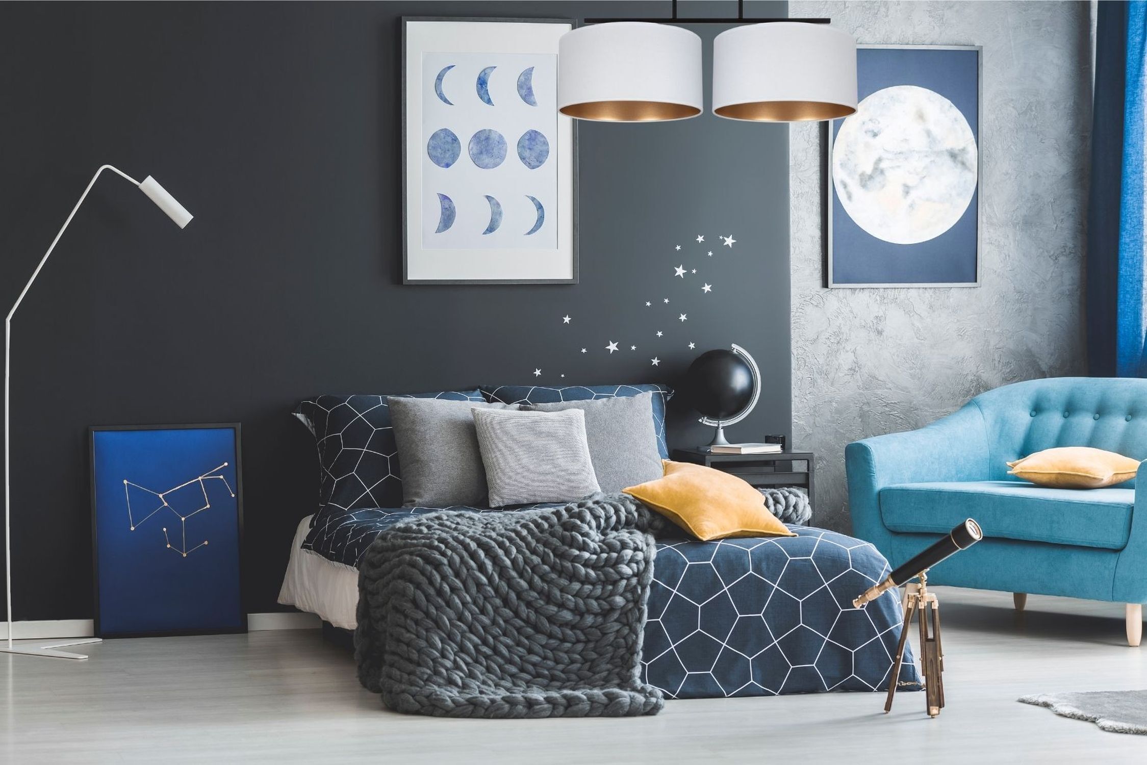 Wohnzimmer, Bett, Wanddeko, Lampe, Kissen