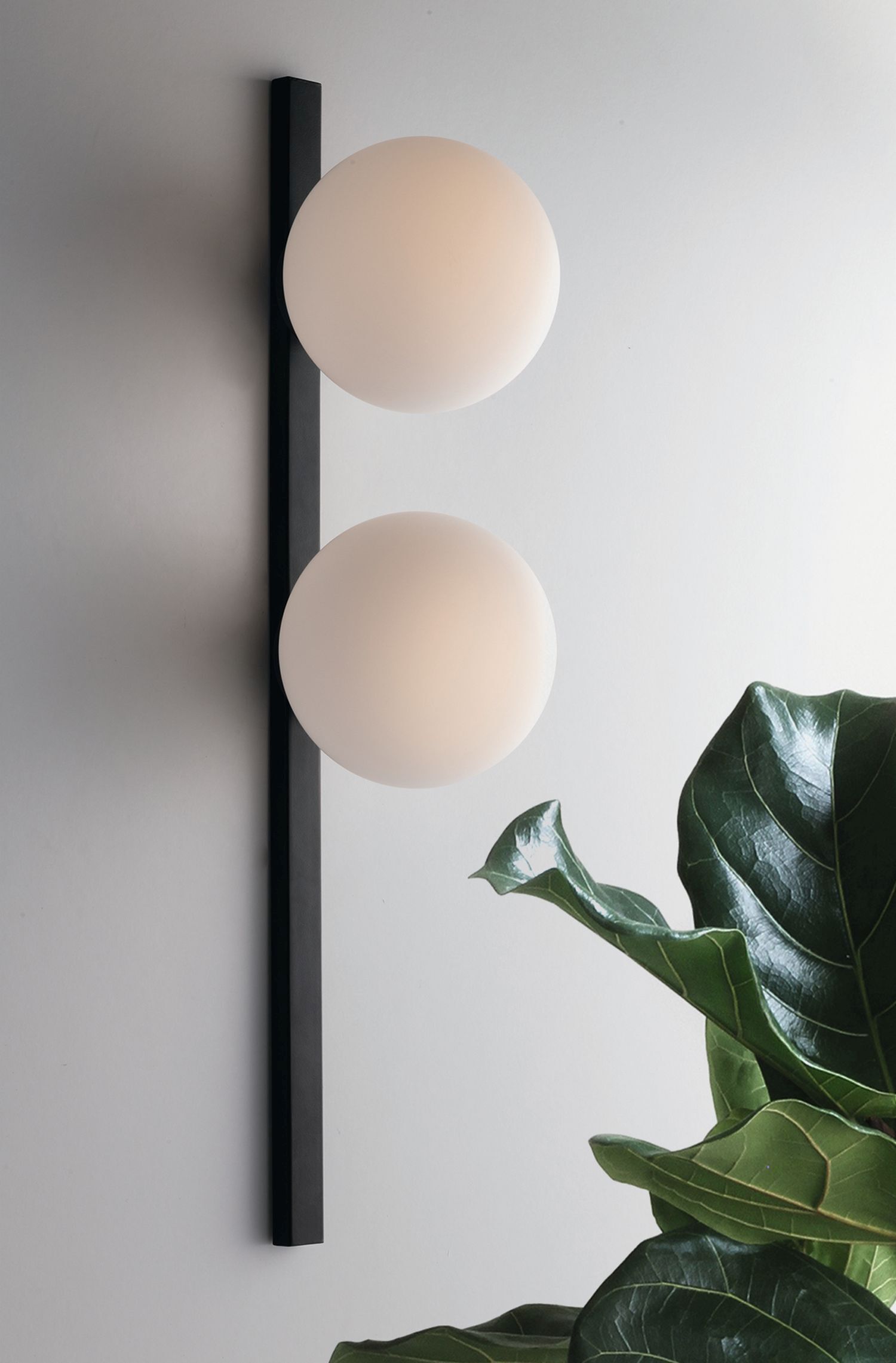 Wandlampe Schwarz Weiß Glaskugel E14 H:60 cm 2-flammig Wandlampe, Gesteckte Lämpchen, Gläserne Kugel-Leuchte, Schwarz Metallstange, Zweigpflanze