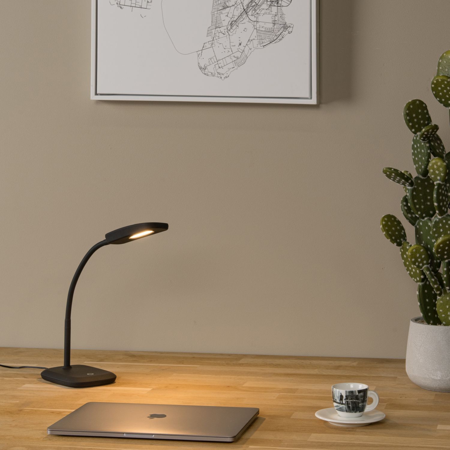 LED Schreibtischleuchte Schwarz 3000 K H:45 cm Lampe, Tasse, Laptop, Pc, Weiße Tafel