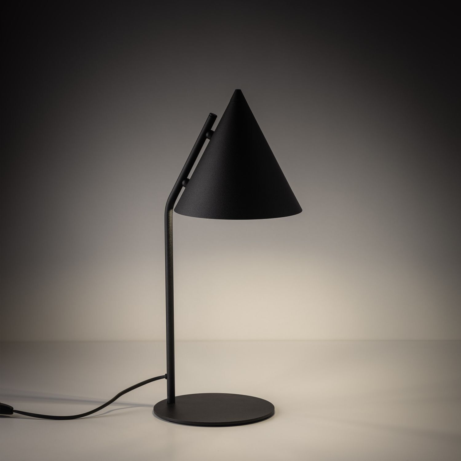 Lampe de table noir hauteur 49 cm métal E27 rétro CODY