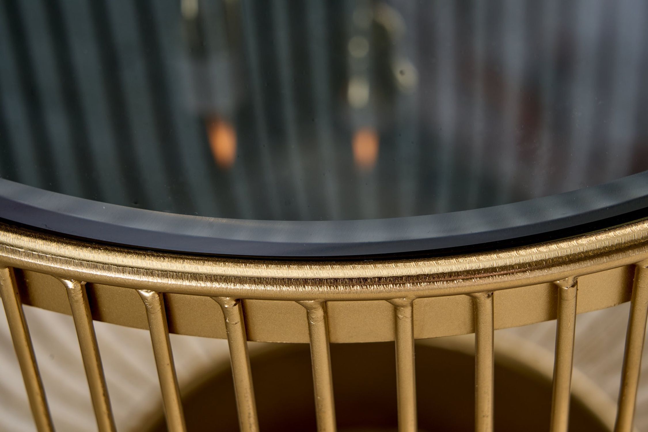 Couchtisch Hartglas Metall in Gold Schwarz Ø 79 cm rund Handlauf, Mobiliar, Tabelle, Geländer, Tischplatte