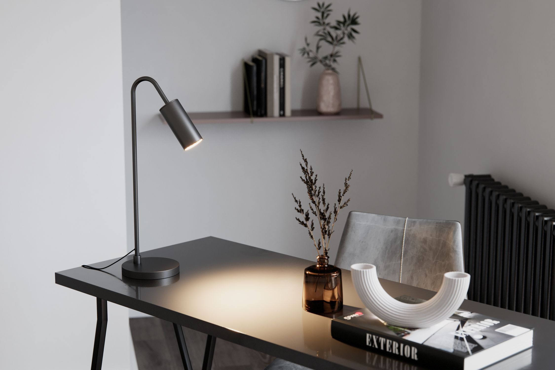 schreibtischlampe, tischlampe, dunkelgrau, vasen-deko, magazinbuch