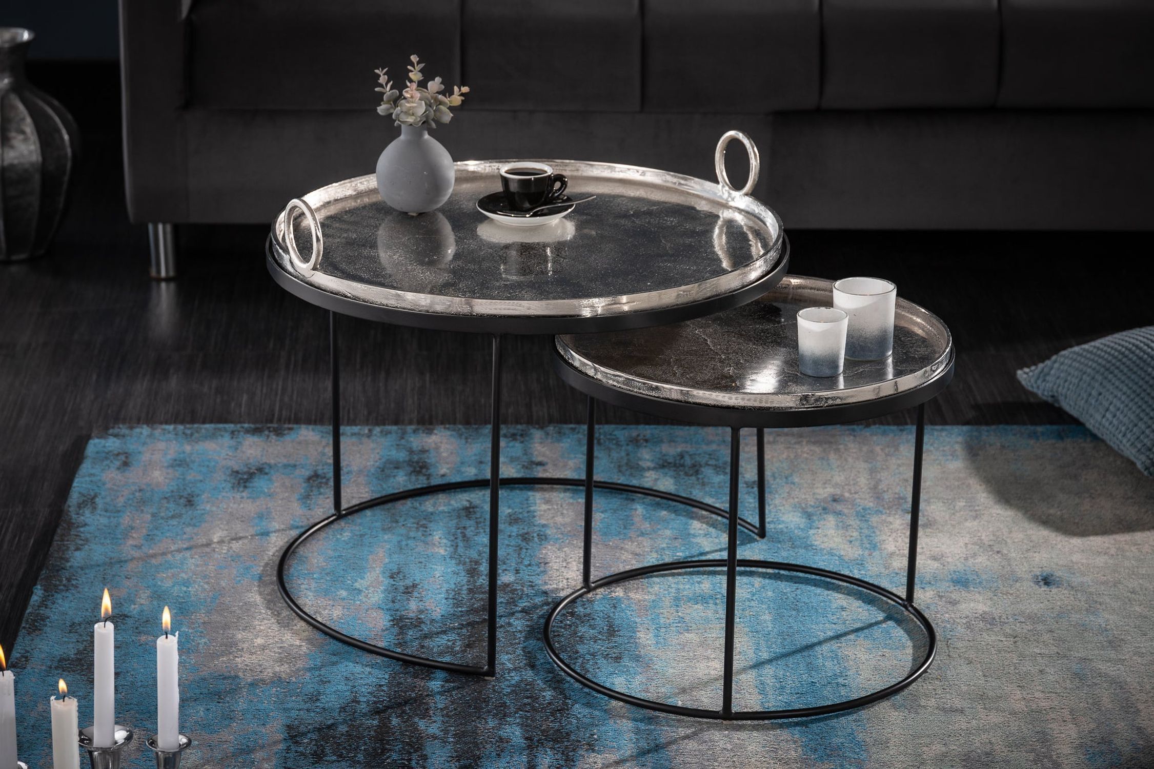 Set de 2 tables d'appoint avec plateaux Métal argenté noir Set de 2 tables d'appoint avec plateaux Métal argenté noir