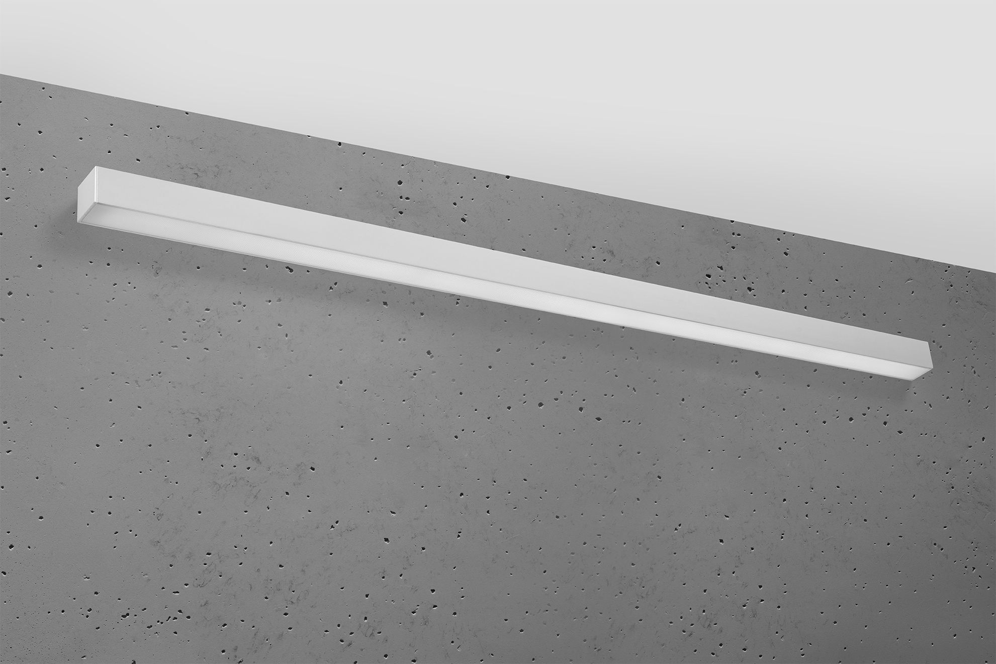 Applique murale LED métal 150 cm de long downlight plat