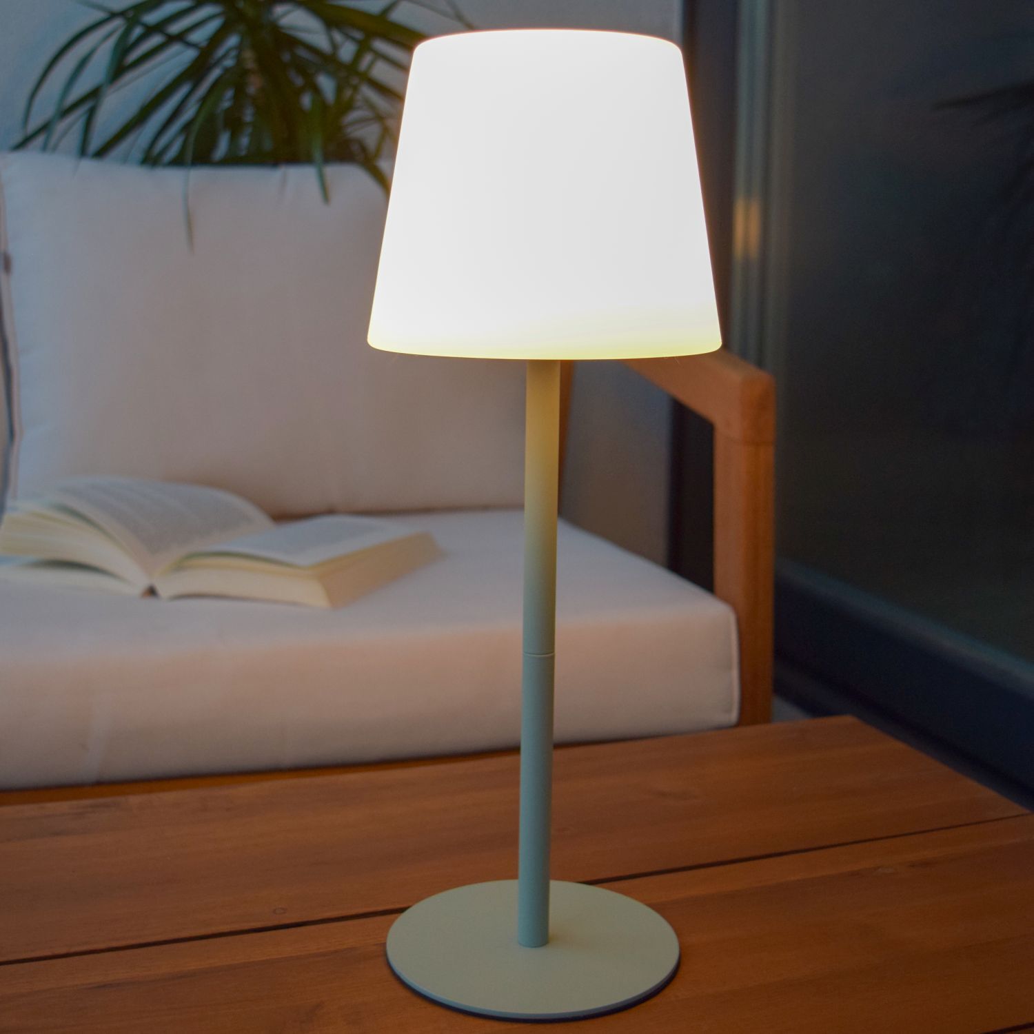 Lampe, Buch, Veröffentlichung, Stehlampe