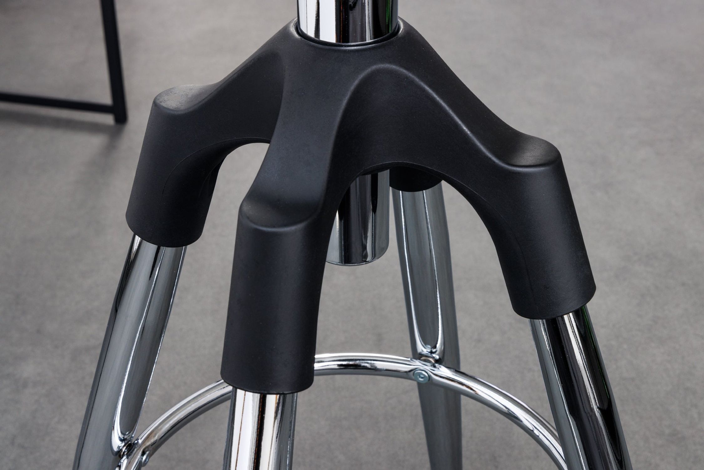 Chaise de bar sans dossier réglable en hauteur Métal chromé Moebel, E-Scooter, Transport, Fahrzeug, Stativ
