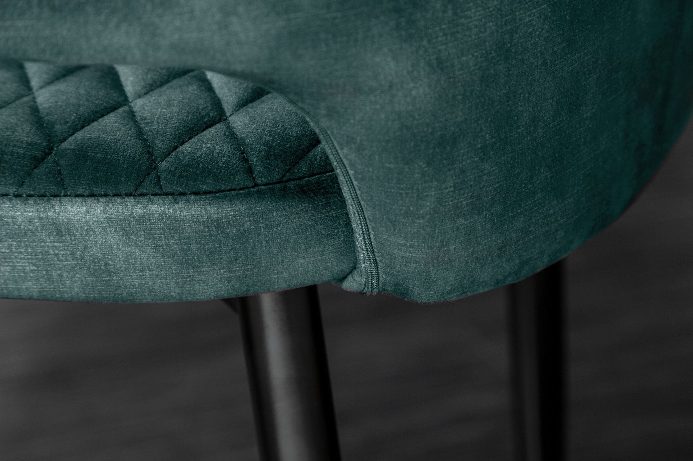 Esstischstuhl Samt Metall in Petrol Schwarz Gold mit Armlehne Kissen, Dekoration für Zuhause, Mobiliar, Jeans, Hosen