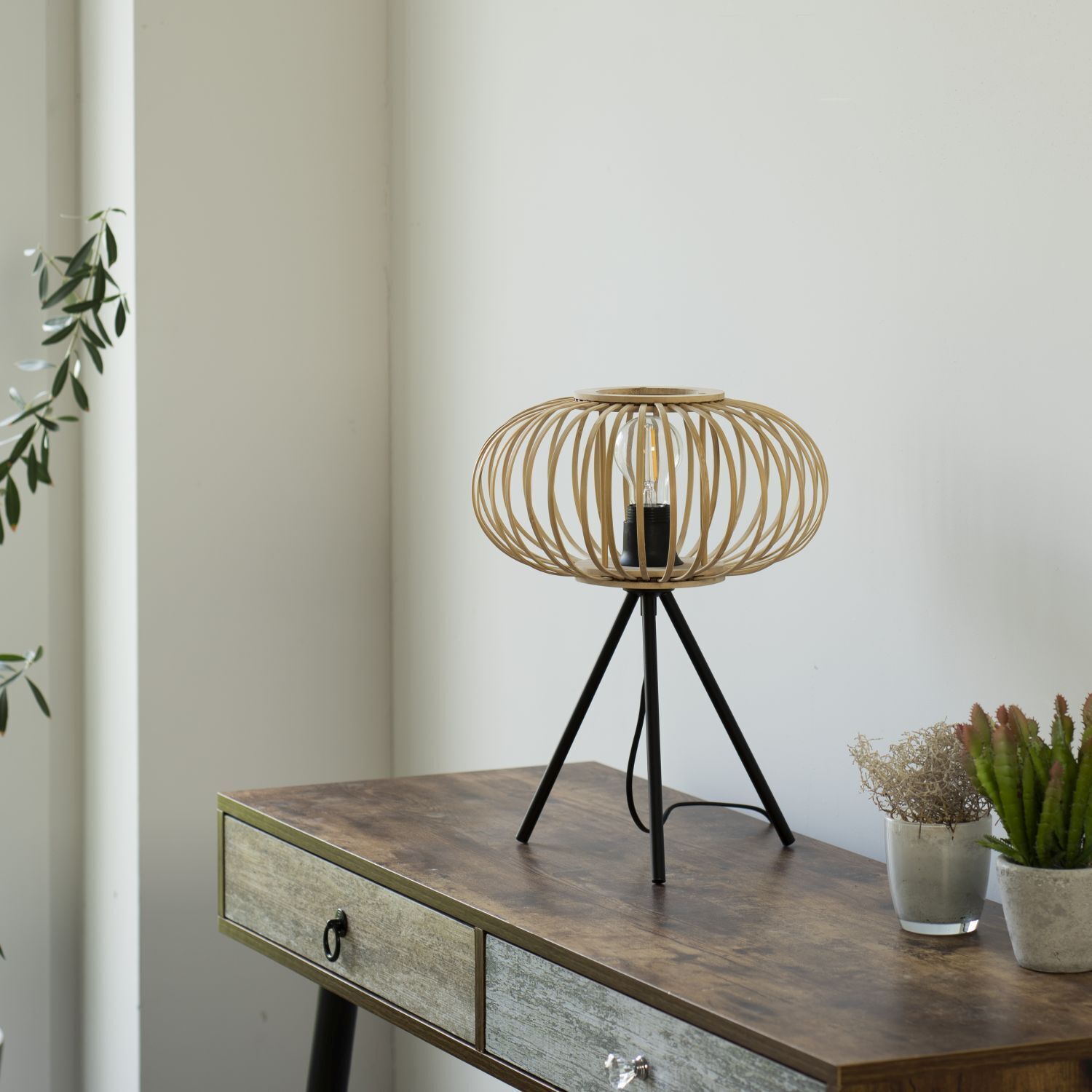 Tripod Lampe de table Scandinave Abat-jour en bois E27 41 cm Lampe, Mobiliar, Tabelle, Pflanze