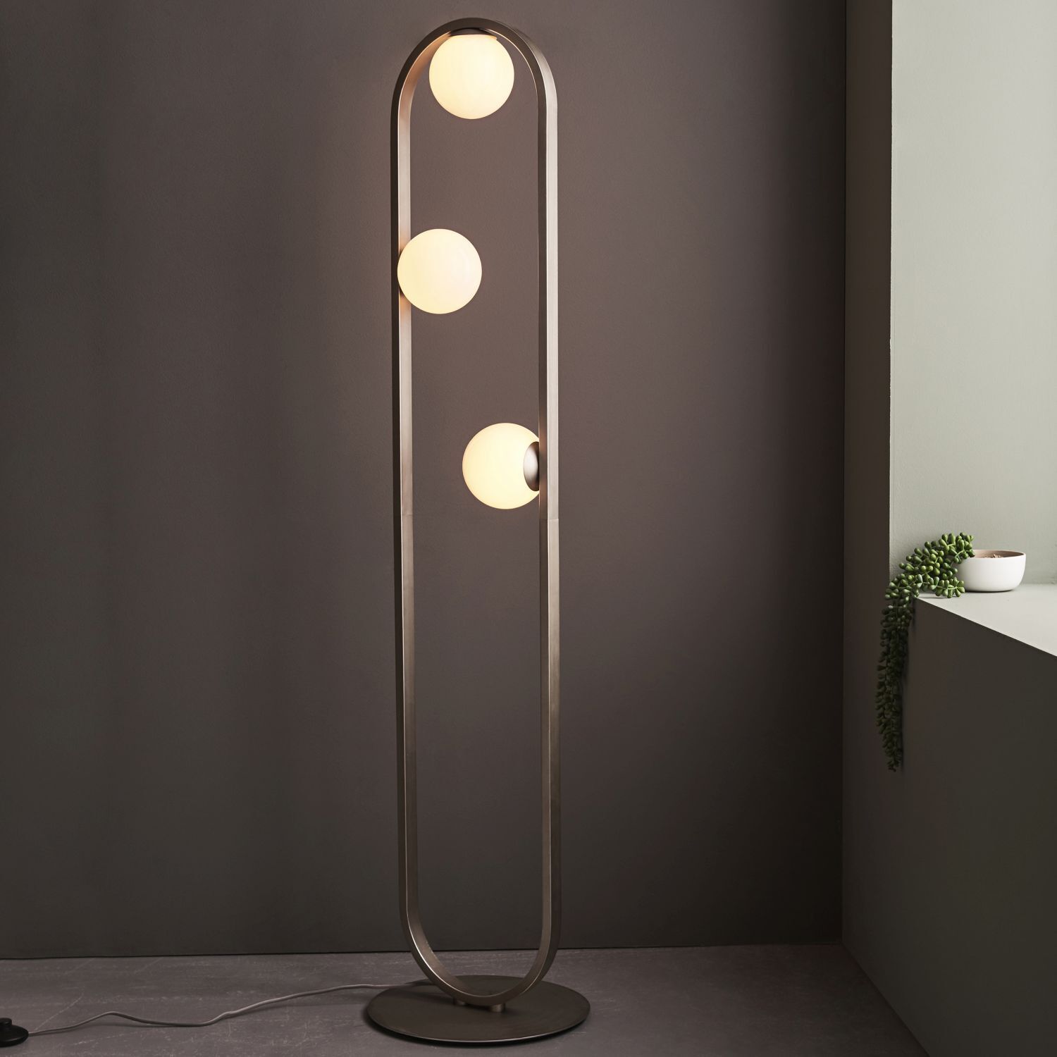 Lampadaire petit 141,5 cm de haut en argent blanc 3-flamme G9
