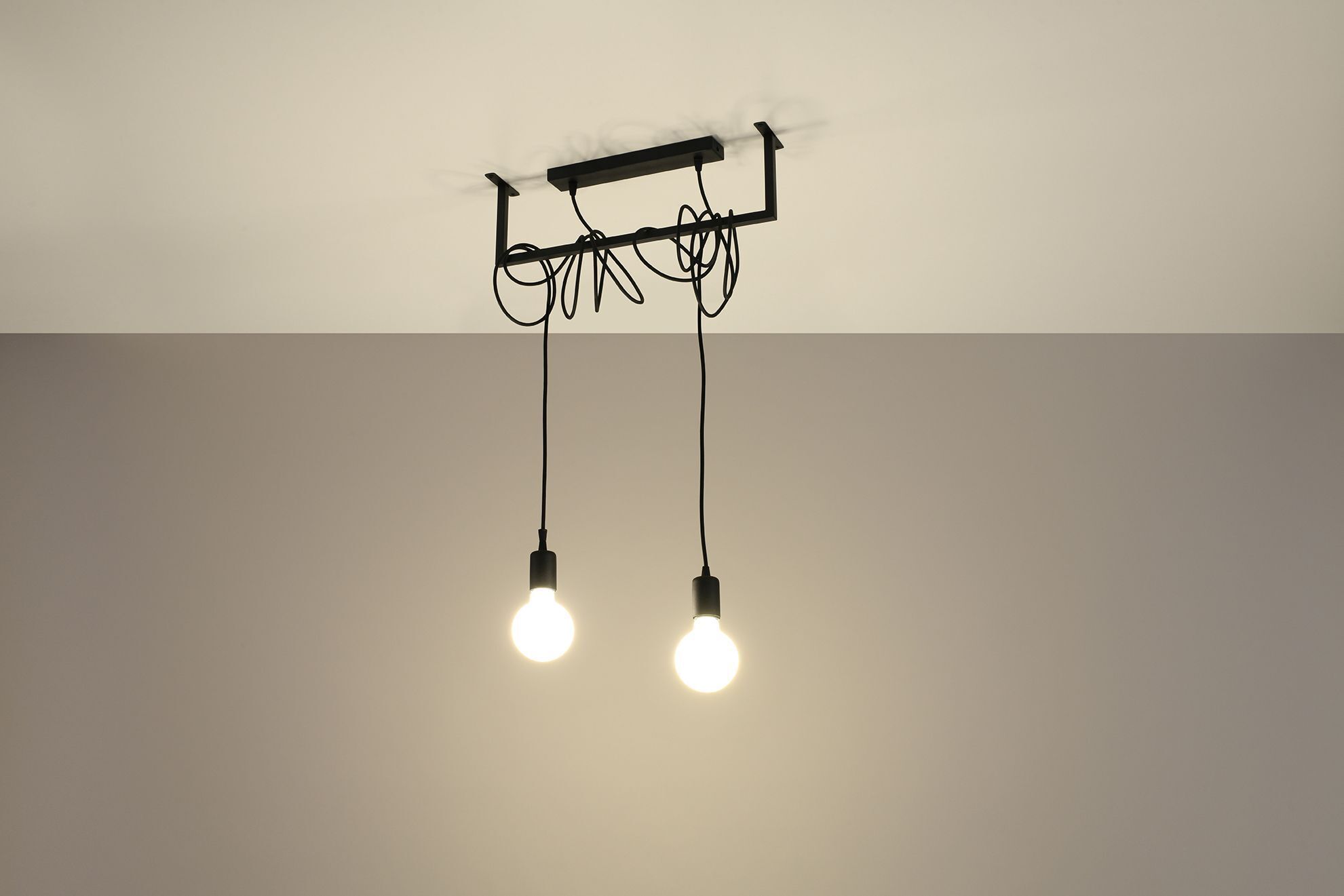 Lampe à suspendre noire réglable jusqu'à 150 cm E27