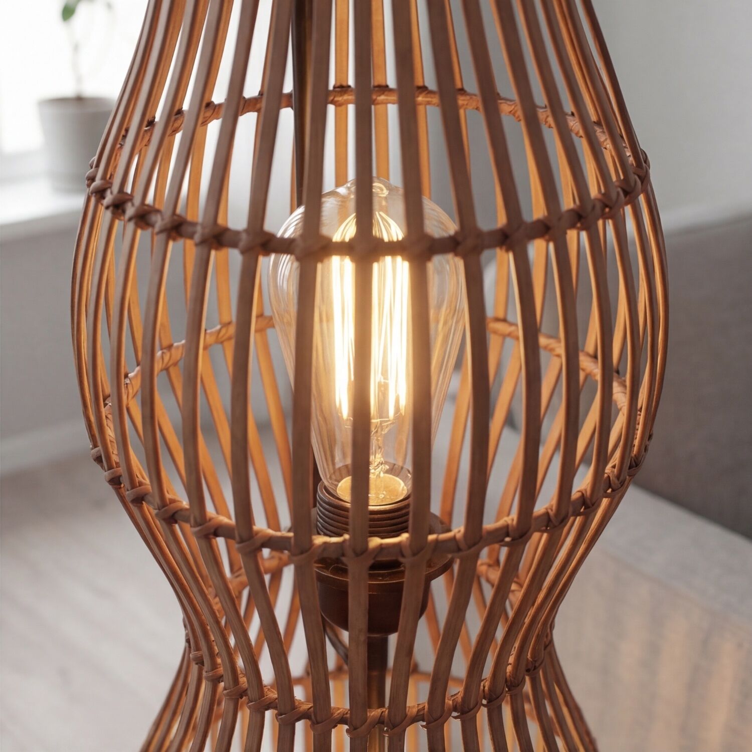 Kleine Stehlampe Bambus Braun 111 cm E27 Skandinavisch Hängevase, Lampe, Rattan, Glühbirne, Wohnzimmer