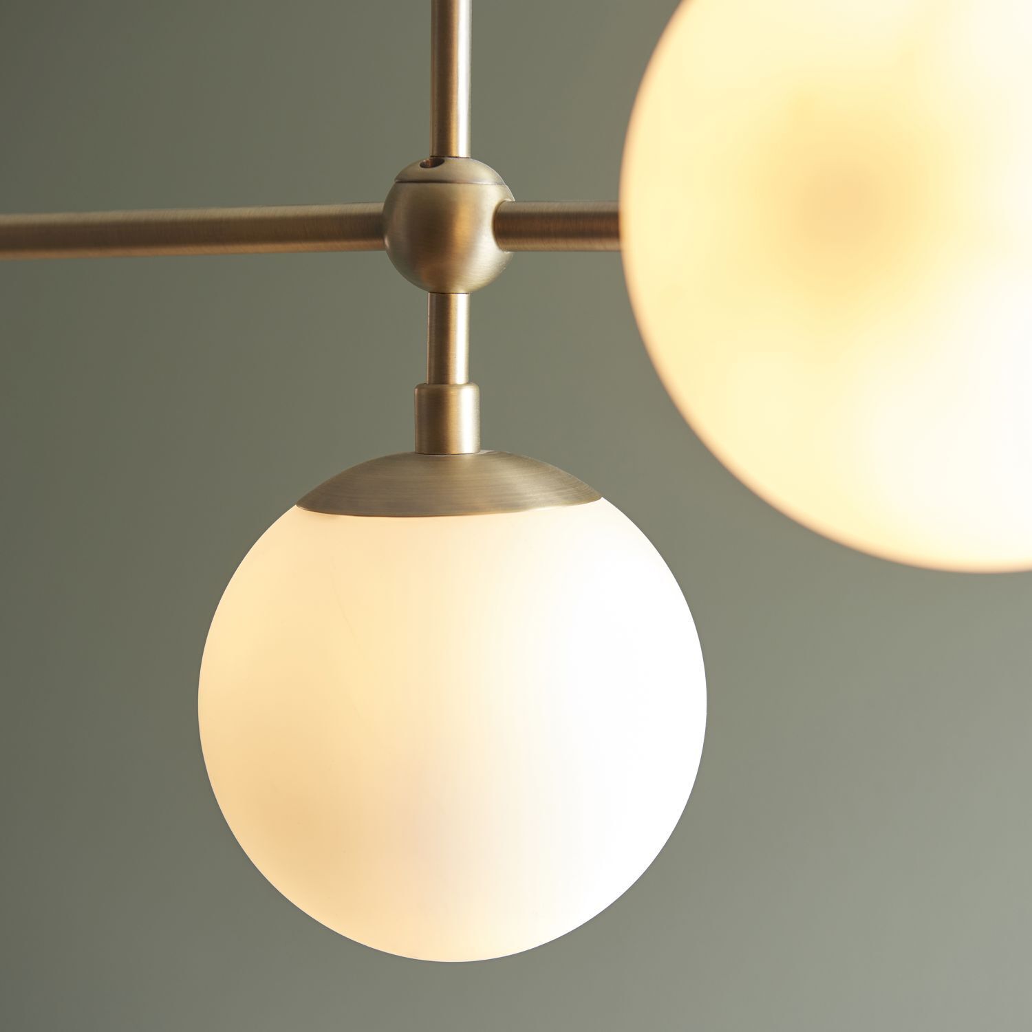 Lampe à suspendre verre métal 162 cm de long laiton antique blanc 5x E14