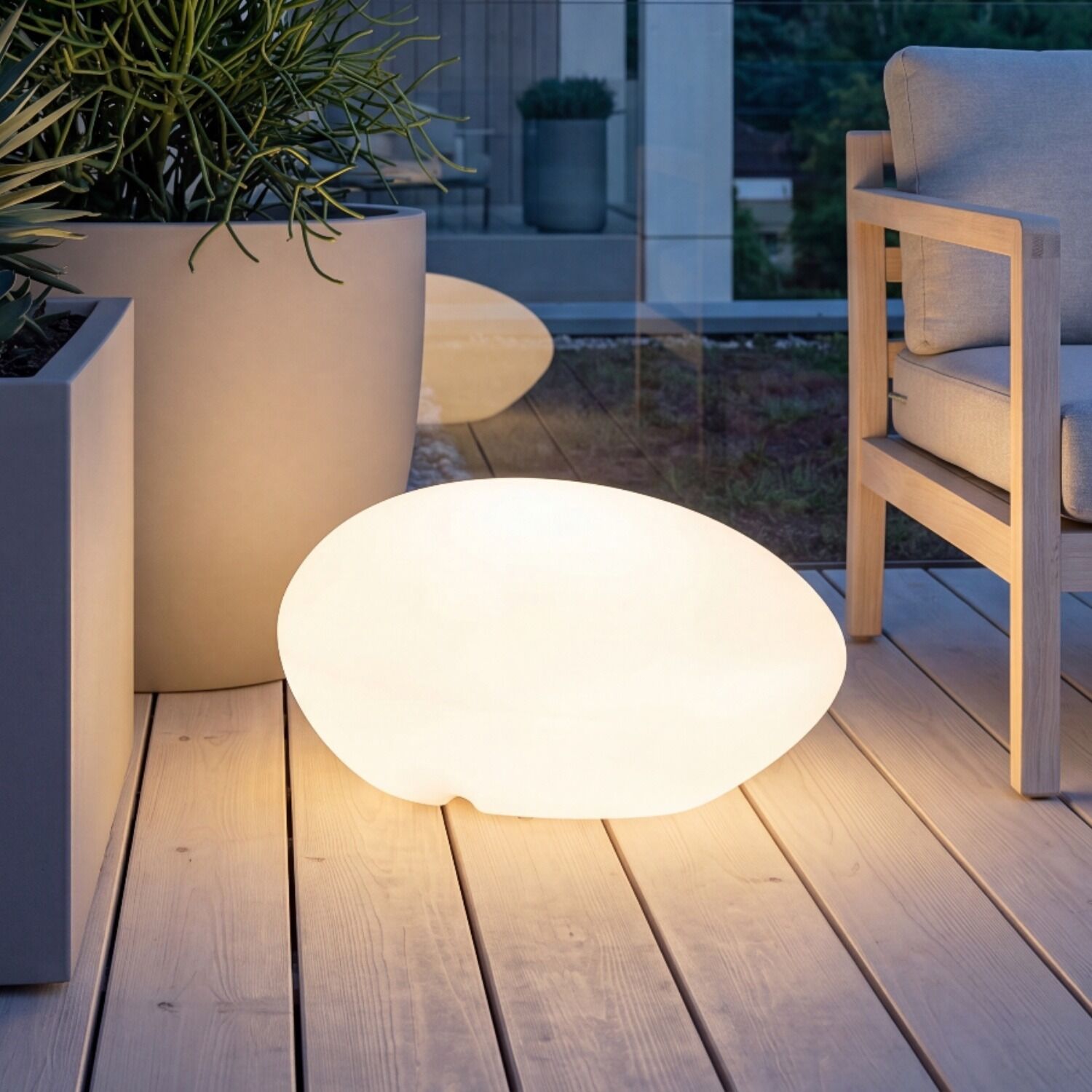 le126724-stehlampe-terrasse-aussen-kunststoff-modern-minimalistisch-weiss-01 Lichtball, Outdoor-Lampe, Led-Lampe, Deko-Licht, Runde Lampe