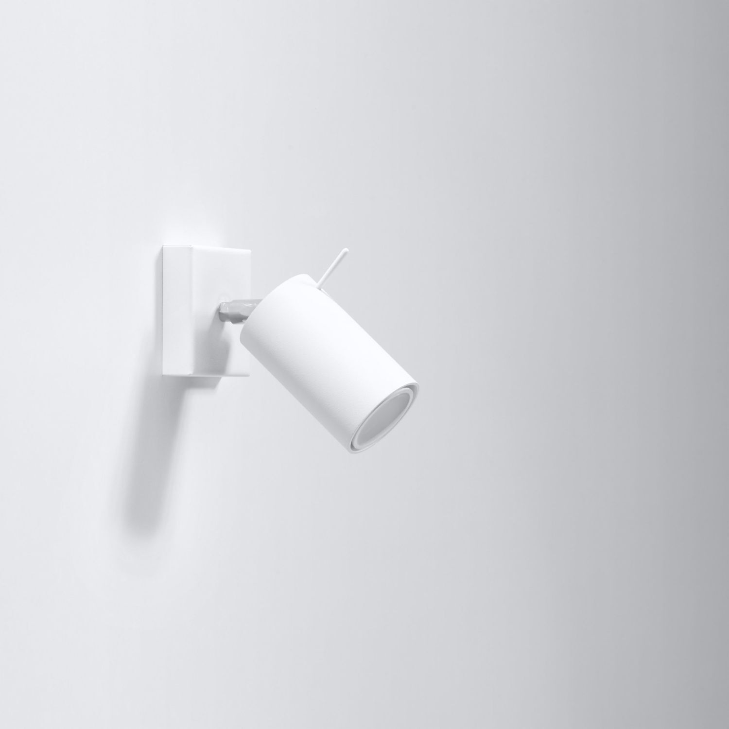 Spot mural blanc L : 8 cm petit métal orientable