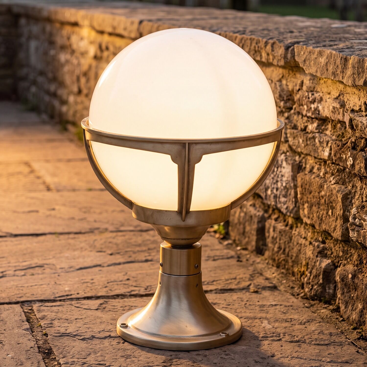 sockelleuchte-aussen-stehleuchte-wegeleuchte-alonnisos-1-flammig-messing-weiss-vintage-1 Globus-Lampe, Gartenlampe, Stands Lampe, Pavillon Licht, Außenbeleuchtung