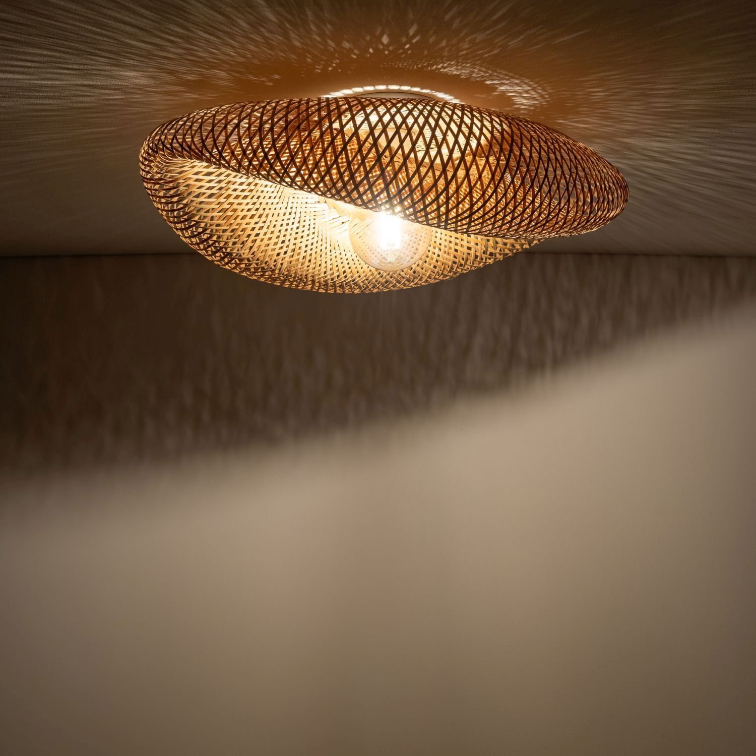 Dekorative Deckenleuchte Ø60 cm groß Bambus Naturholz Deckenleuchte, Wandleuchte, Rattan, Metallkugel, Licht warm