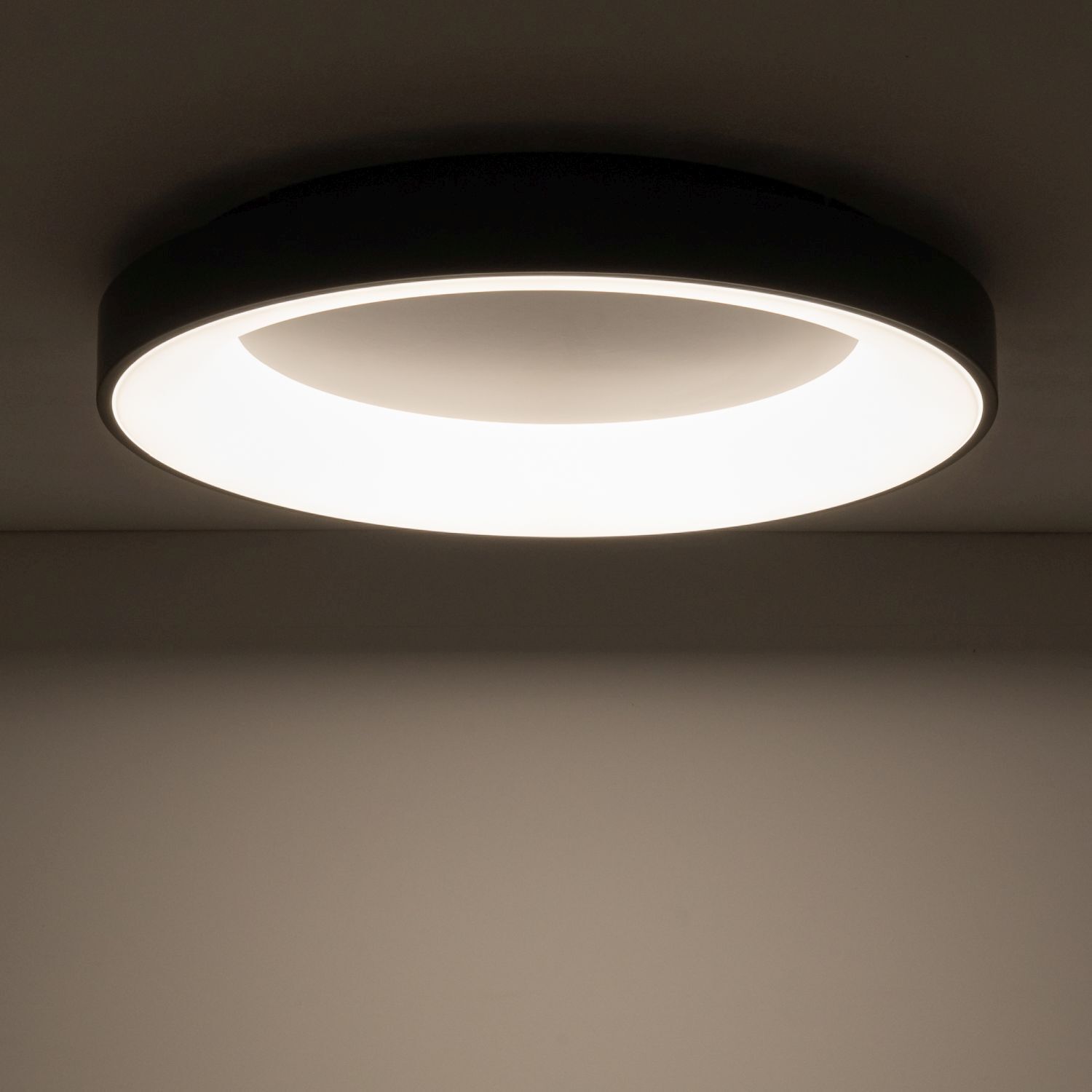 Plafonnier LED métal 60 W noir faible éblouissement confortable
