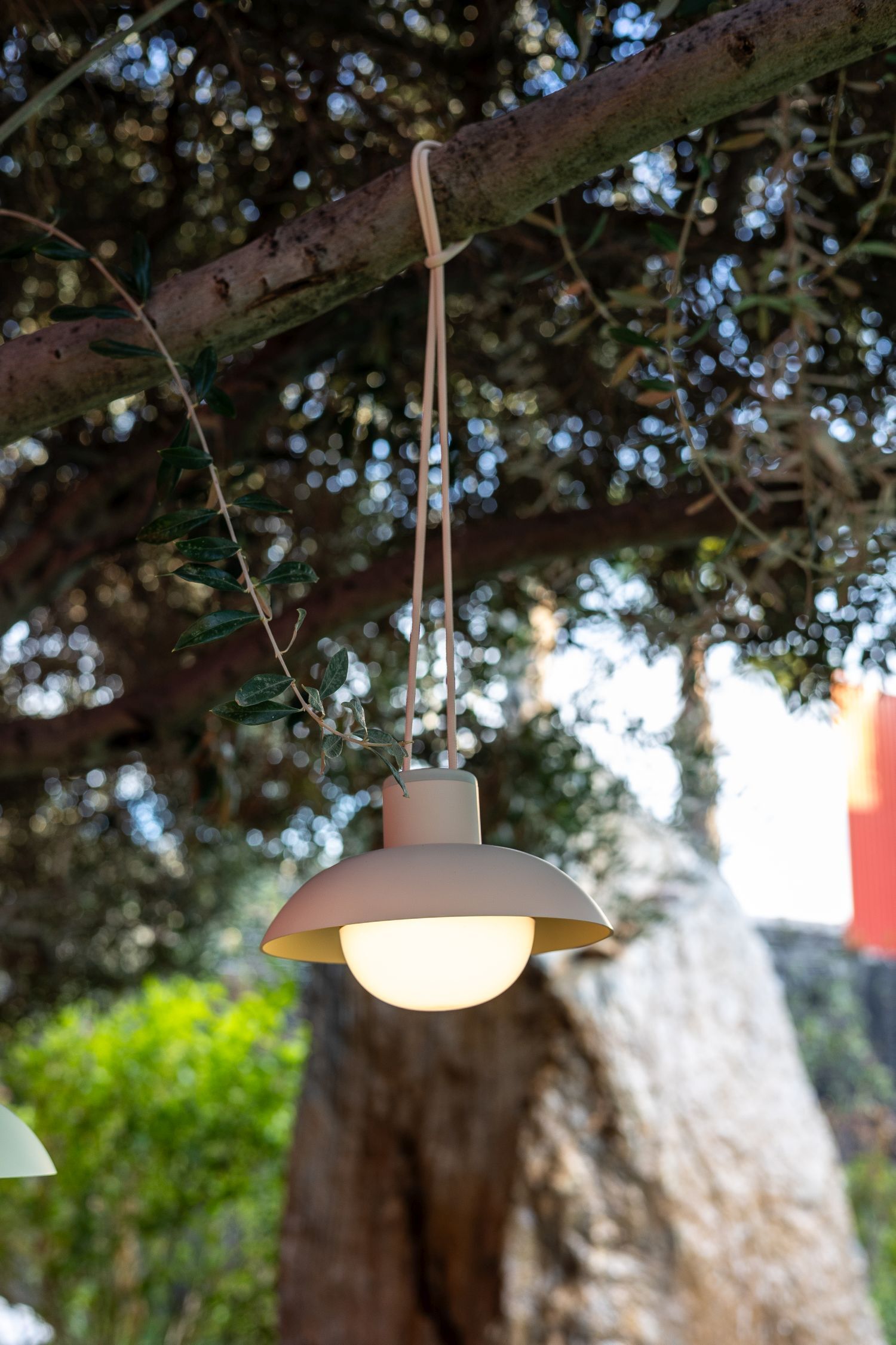 LED Akku Pendelleuchte dimmbar Beige IP54 3000 K Ø20 cm hängende Lampe, LED-Lampe, Außenbeleuchtung, Kugel-Lampe, Hängelampe