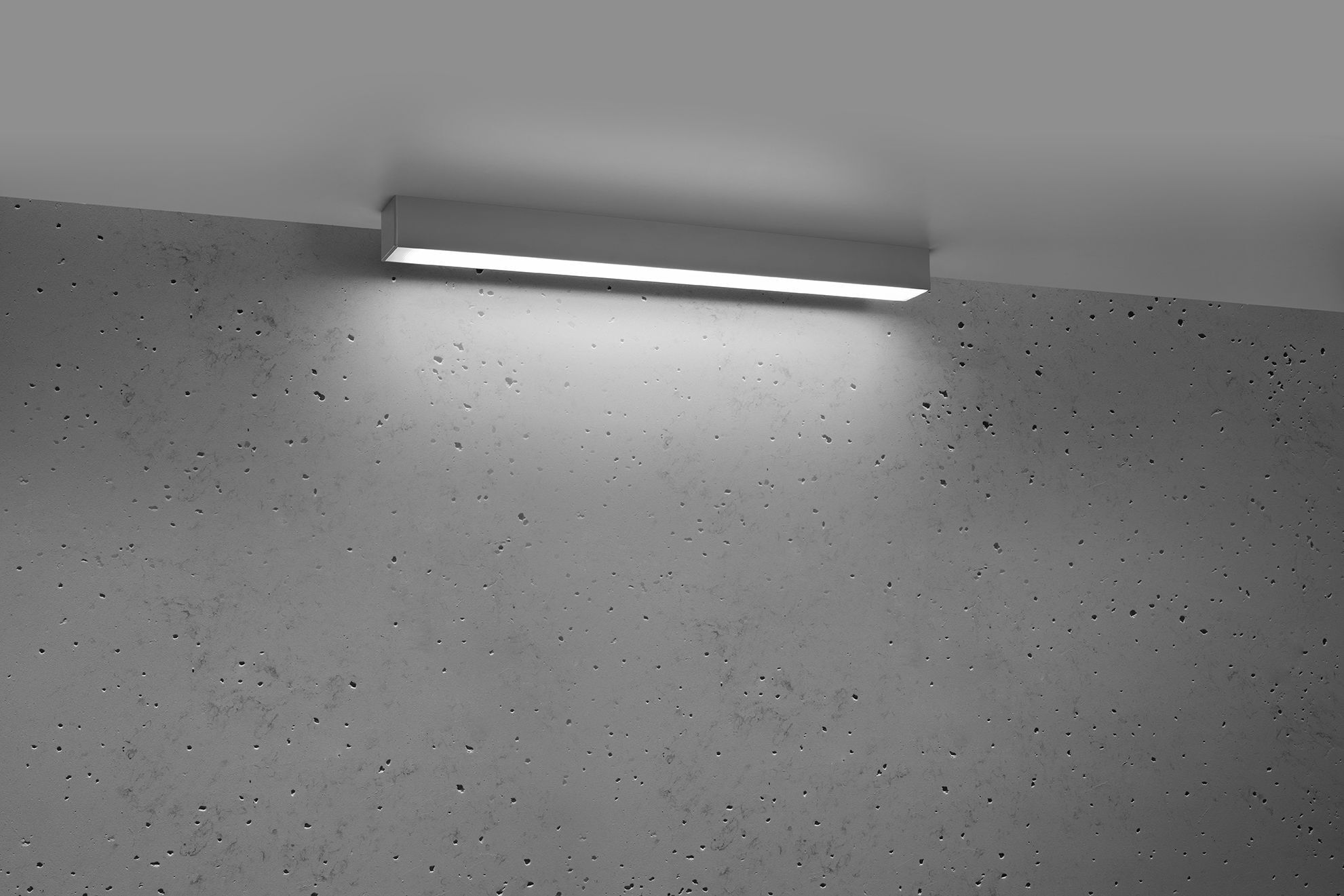 Plafonnier LED métal 67 cm de long H : 6 cm plat 4000 K