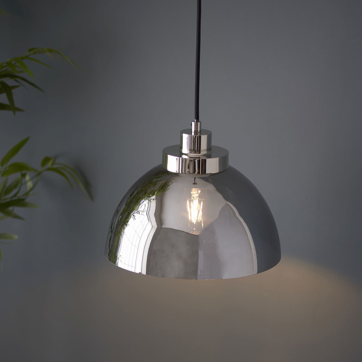 Lampe à suspendre verre métal rond D : 27 cm en chrome rétro E27