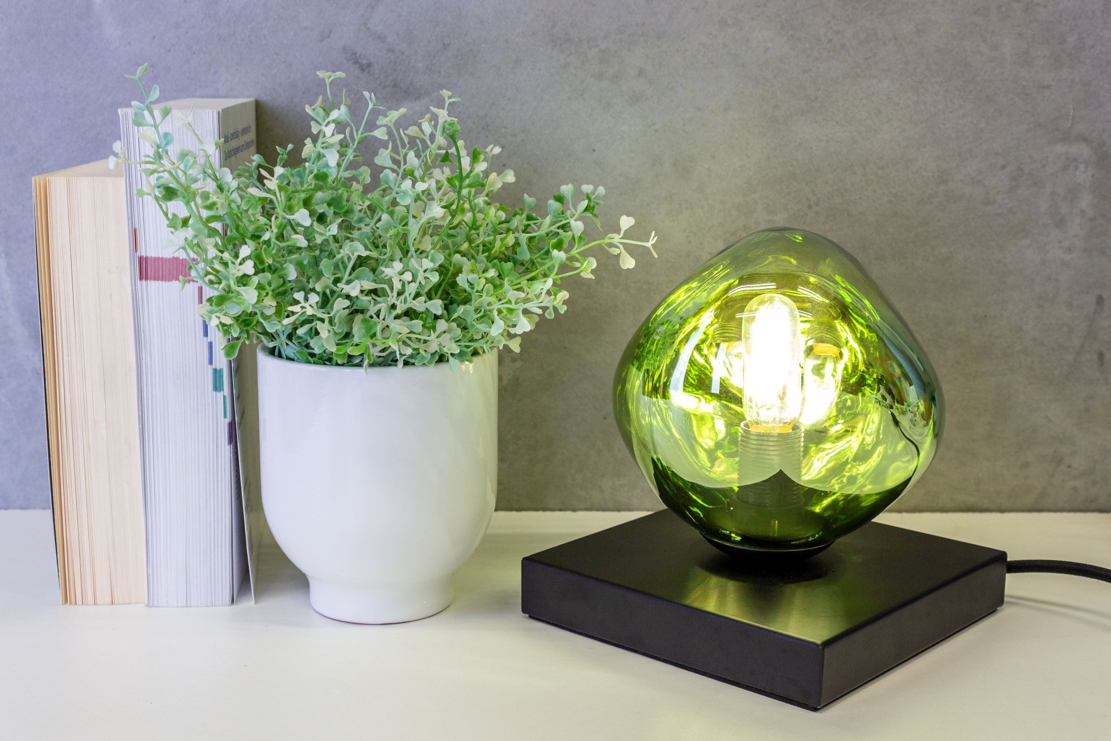 Petite lampe de table E14 noire verte 17,5 cm décorative