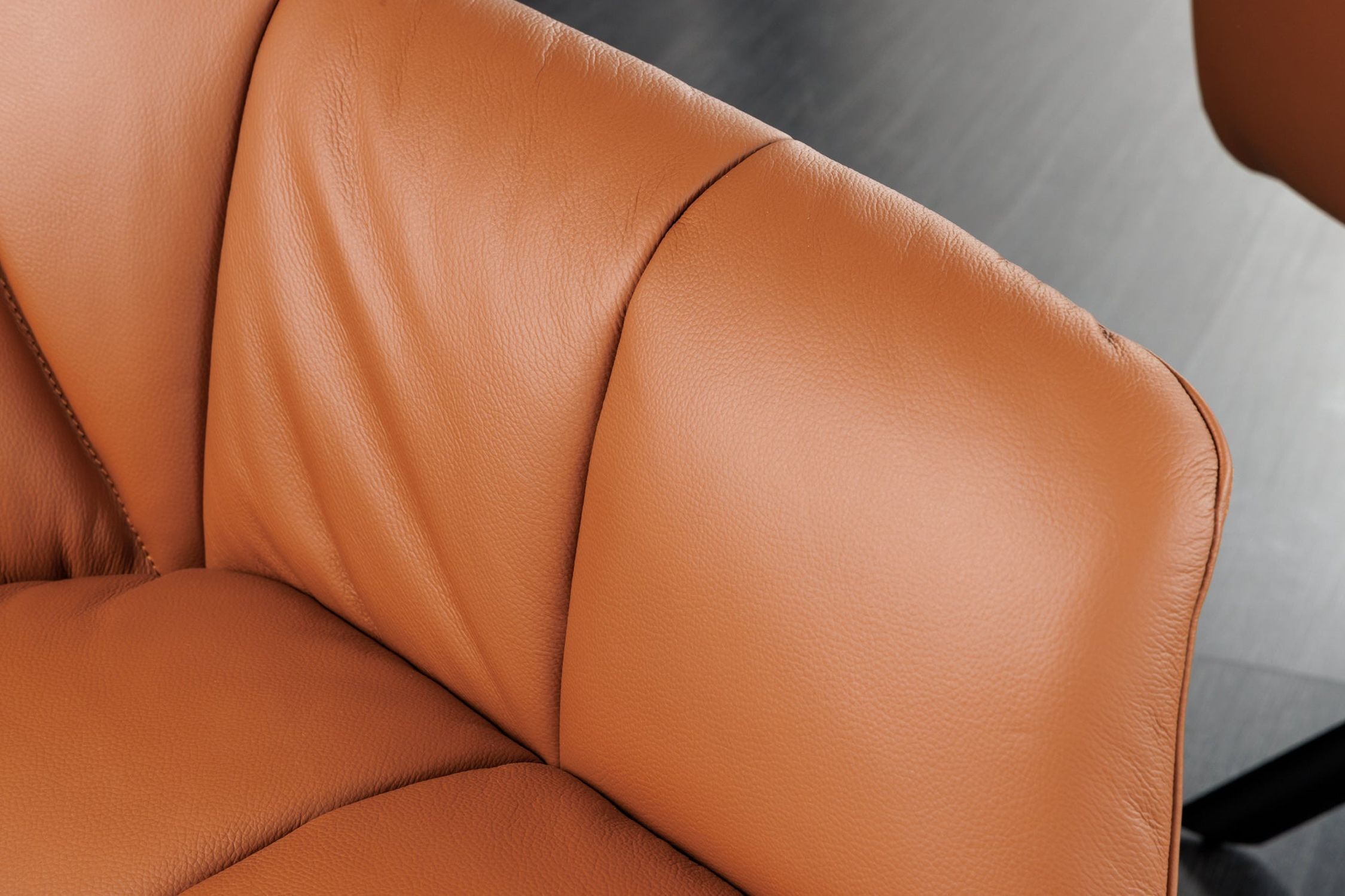 Chaise pivotante cuir métal L : 65 cm sans roulettes en cognac noir Kissen, Dekoration für Zuhause, Couch, Mobiliar