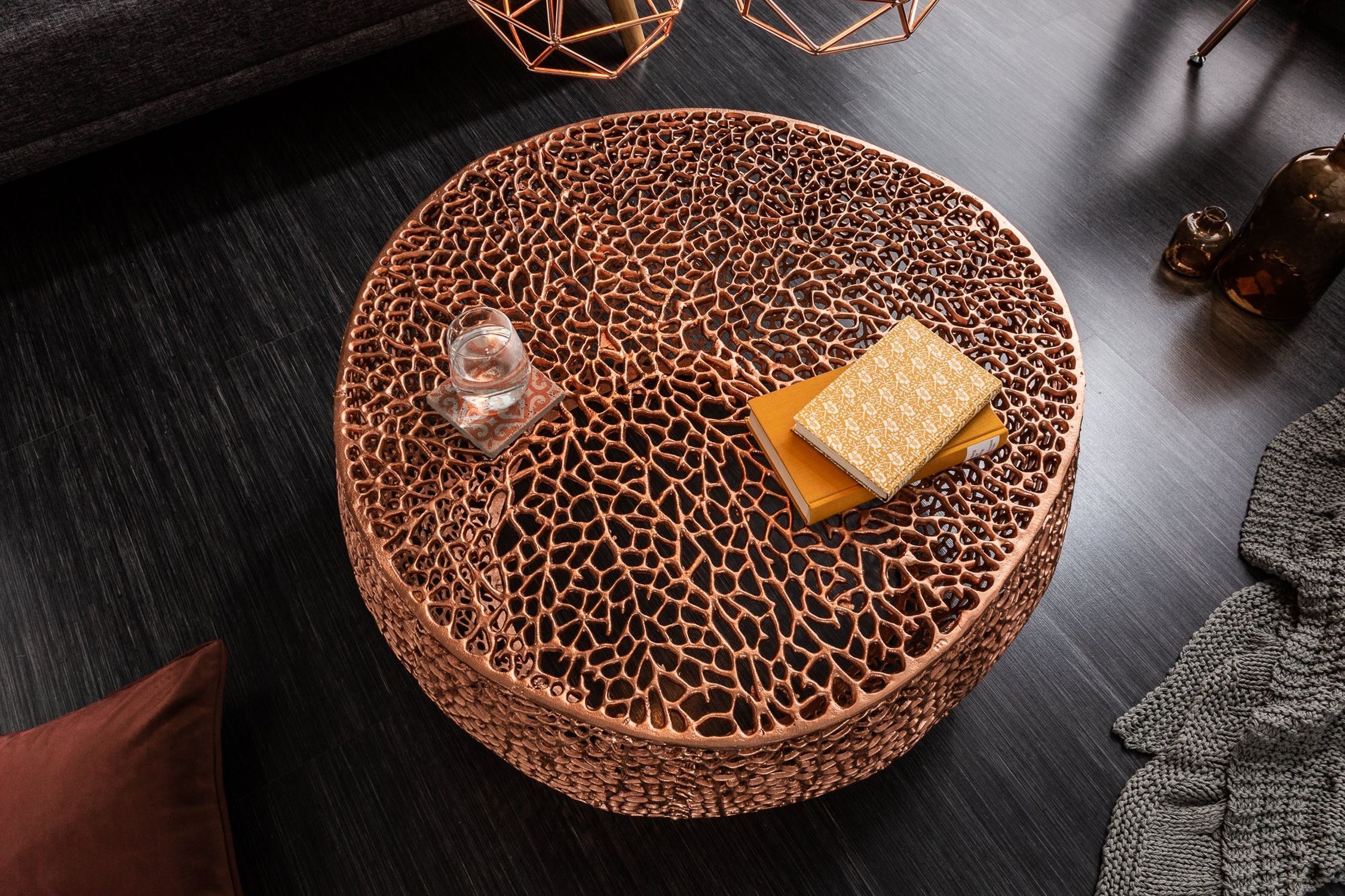 Table basse métallique en cuivre 80 x 80 cm artisanale Table basse métallique en cuivre 80 x 80 cm artisanale