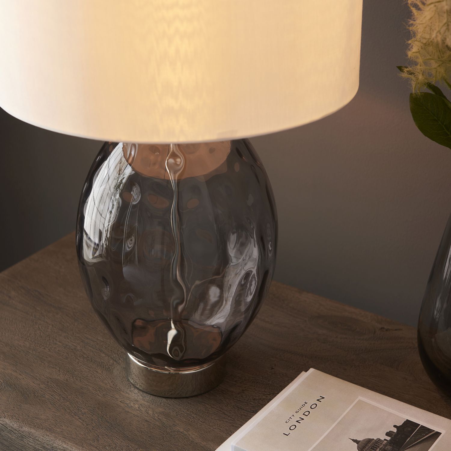 Lampe de table Touch Dimmer hauteur 53,5 cm verre fumé métal tissu