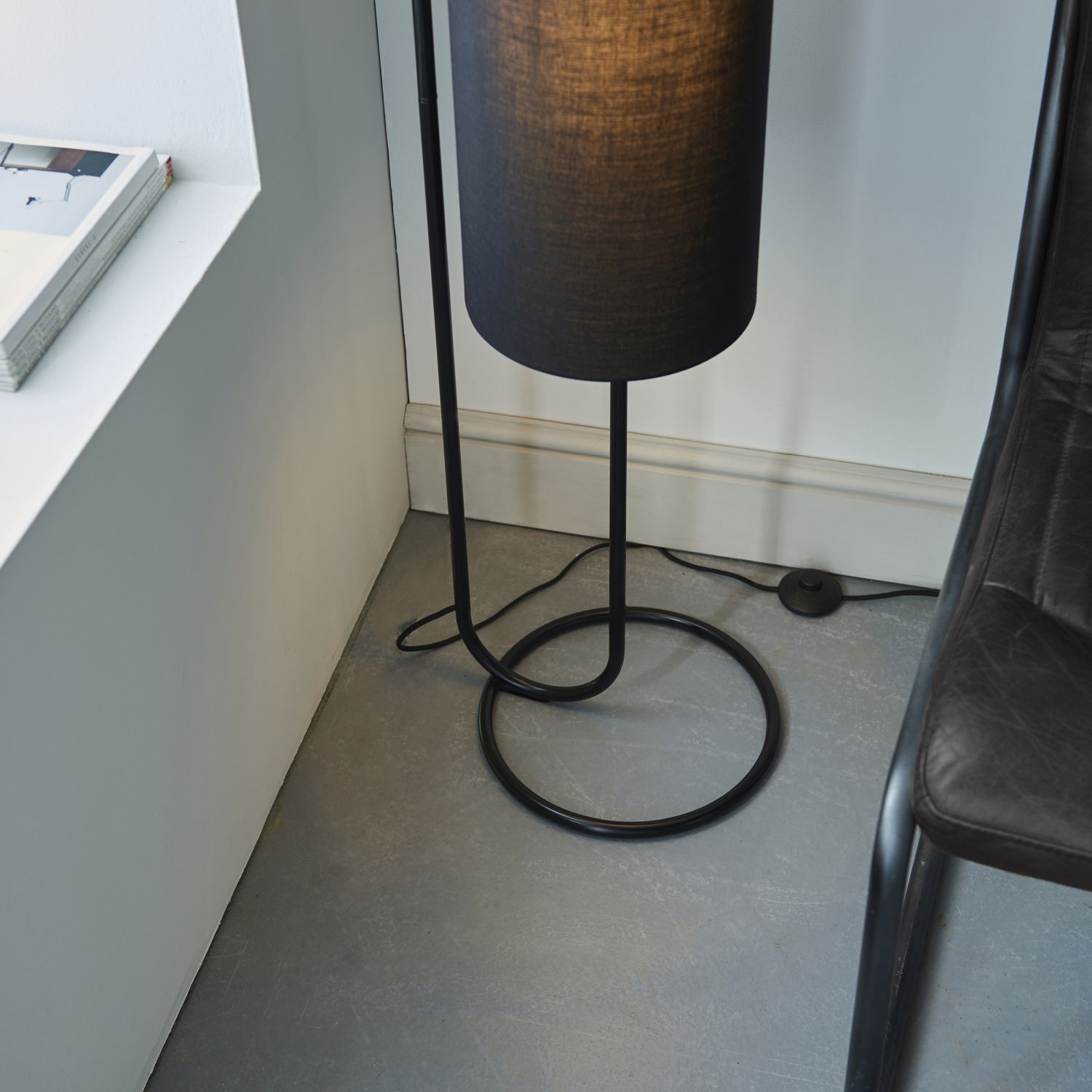 Lampadaire Noir 136 cm bas Moderne Tissu Métal E27