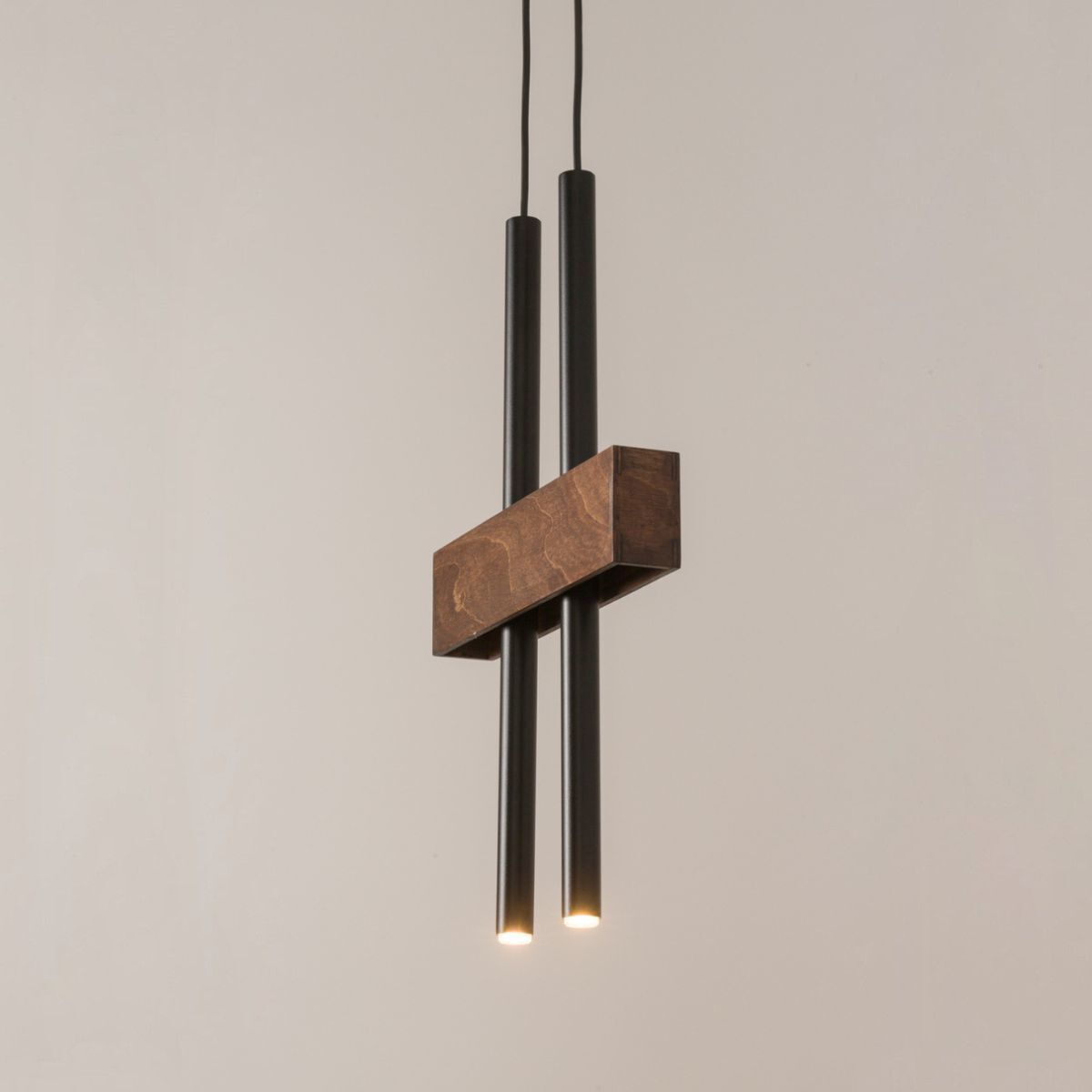 Longue lampe à suspendre métal bois noir 2 flammes 31 cm