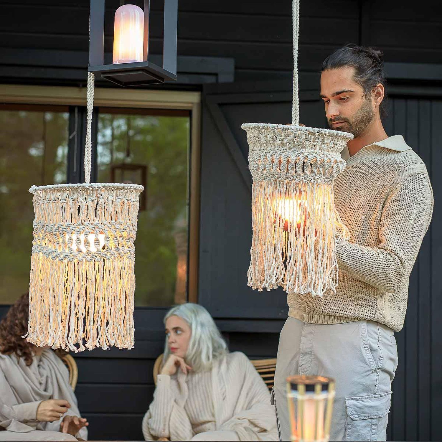 Suspension extérieure sans fil LED Akku IP54 Ø 30cm Beige 2700K Lampe, Erwachsener, Weiblich, Person, Frau