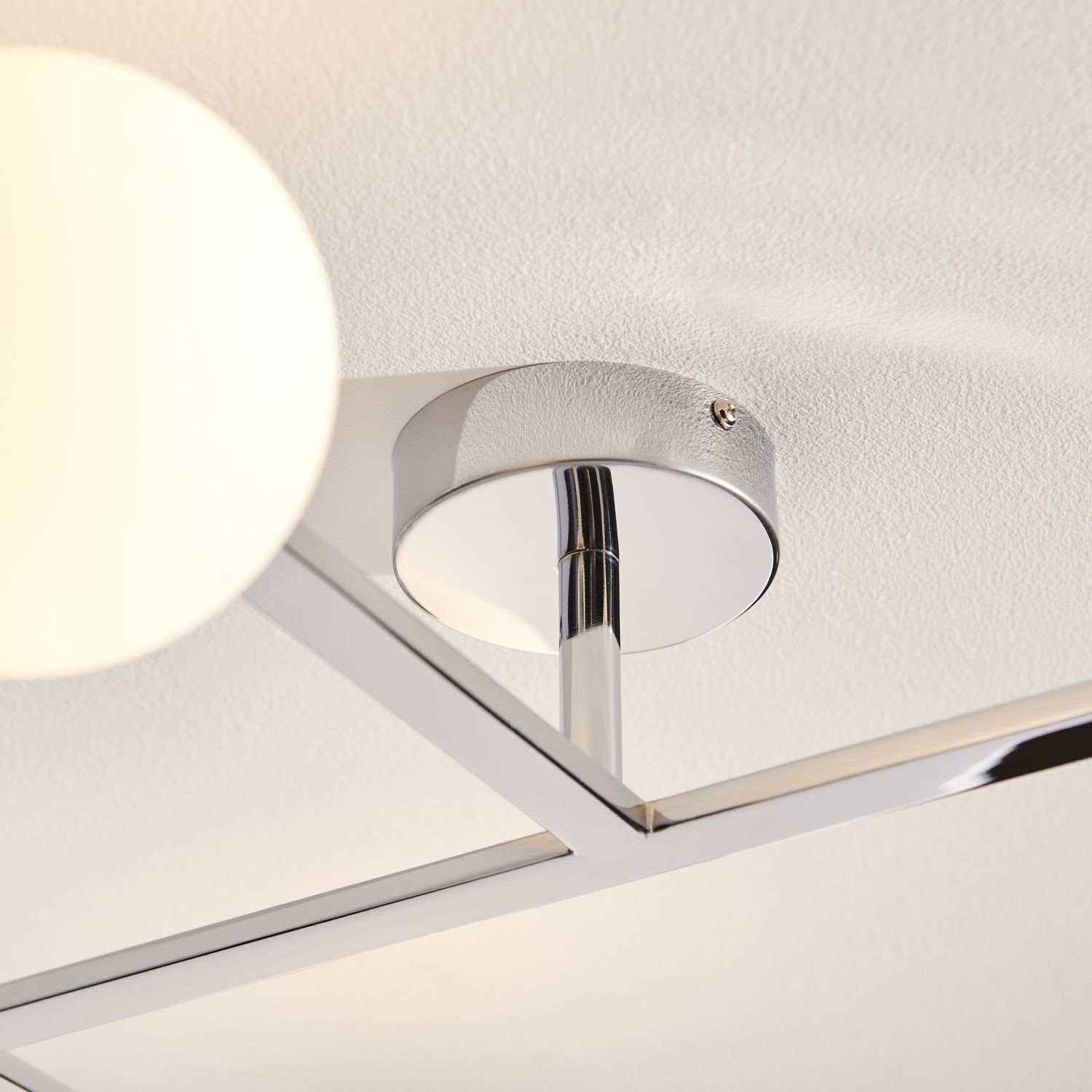 Lampe de plafonnier salle de bain verre métal IP44 65 cm long chrome blanc 3x G9
