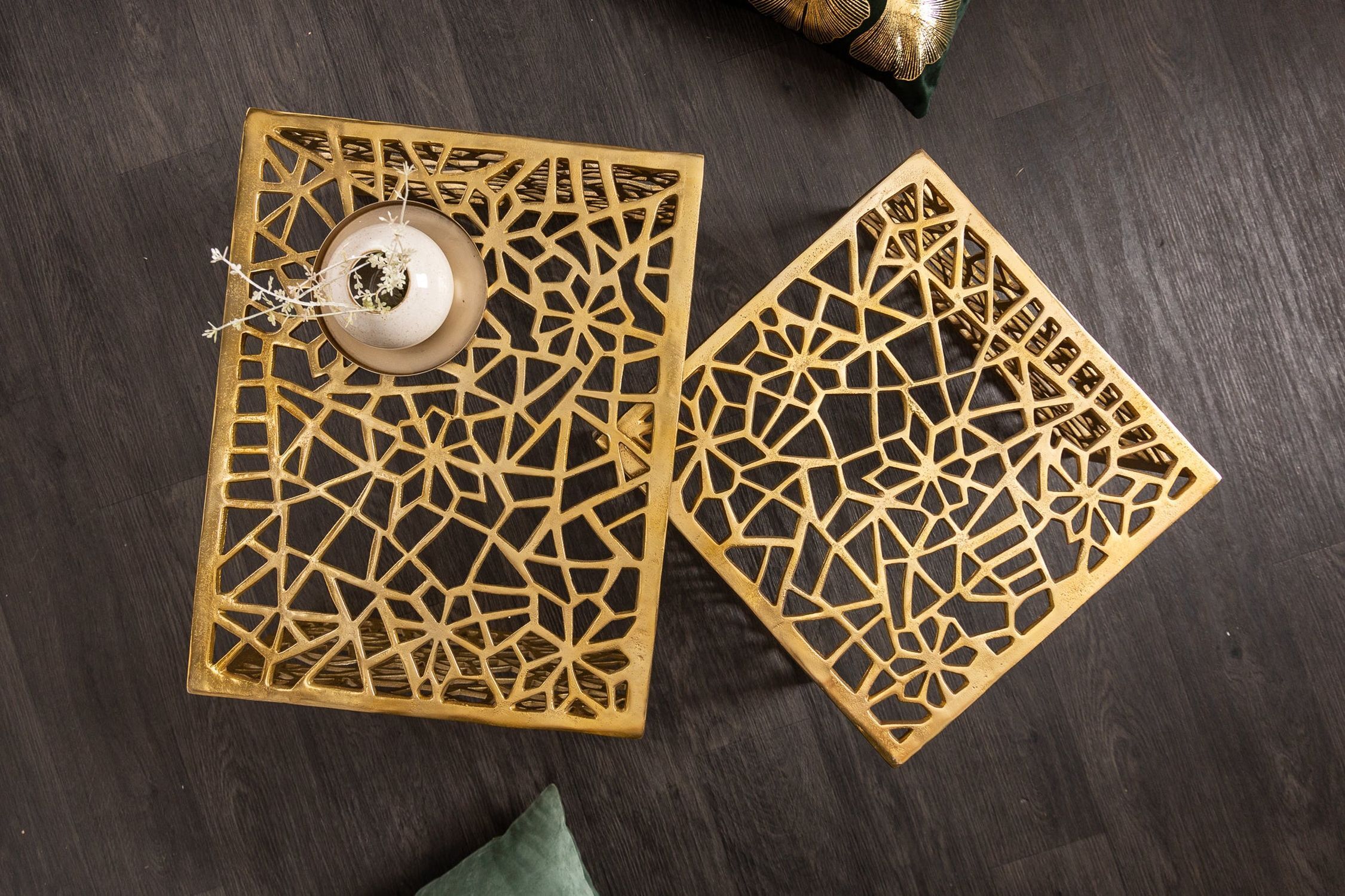 Table basse set de 2 pièces en métal doré anguleux fait main Table basse set de 2 pièces en métal doré anguleux fait main
