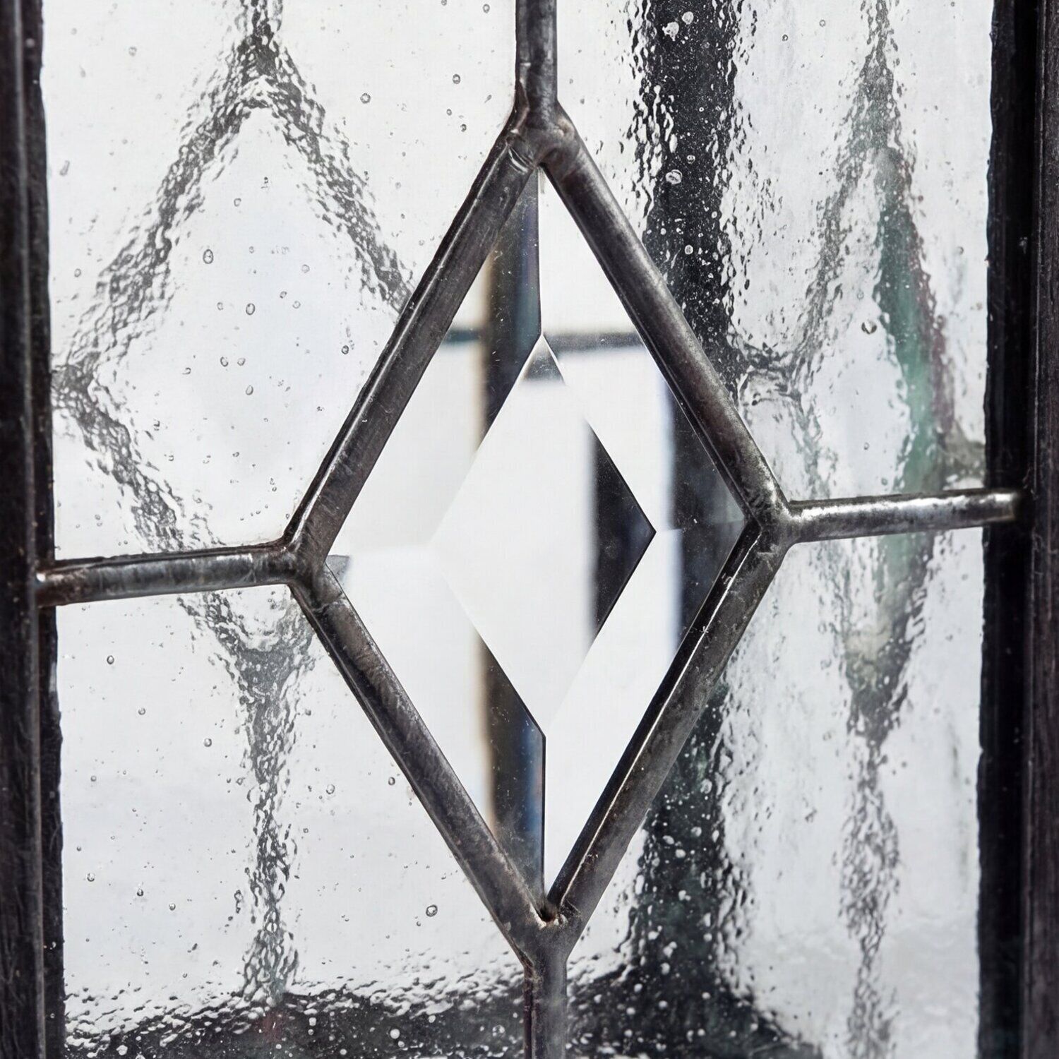 Glasfenster, Diamond-Motiv, Fensterglas, Metallrahmen, Leicht raues Glas