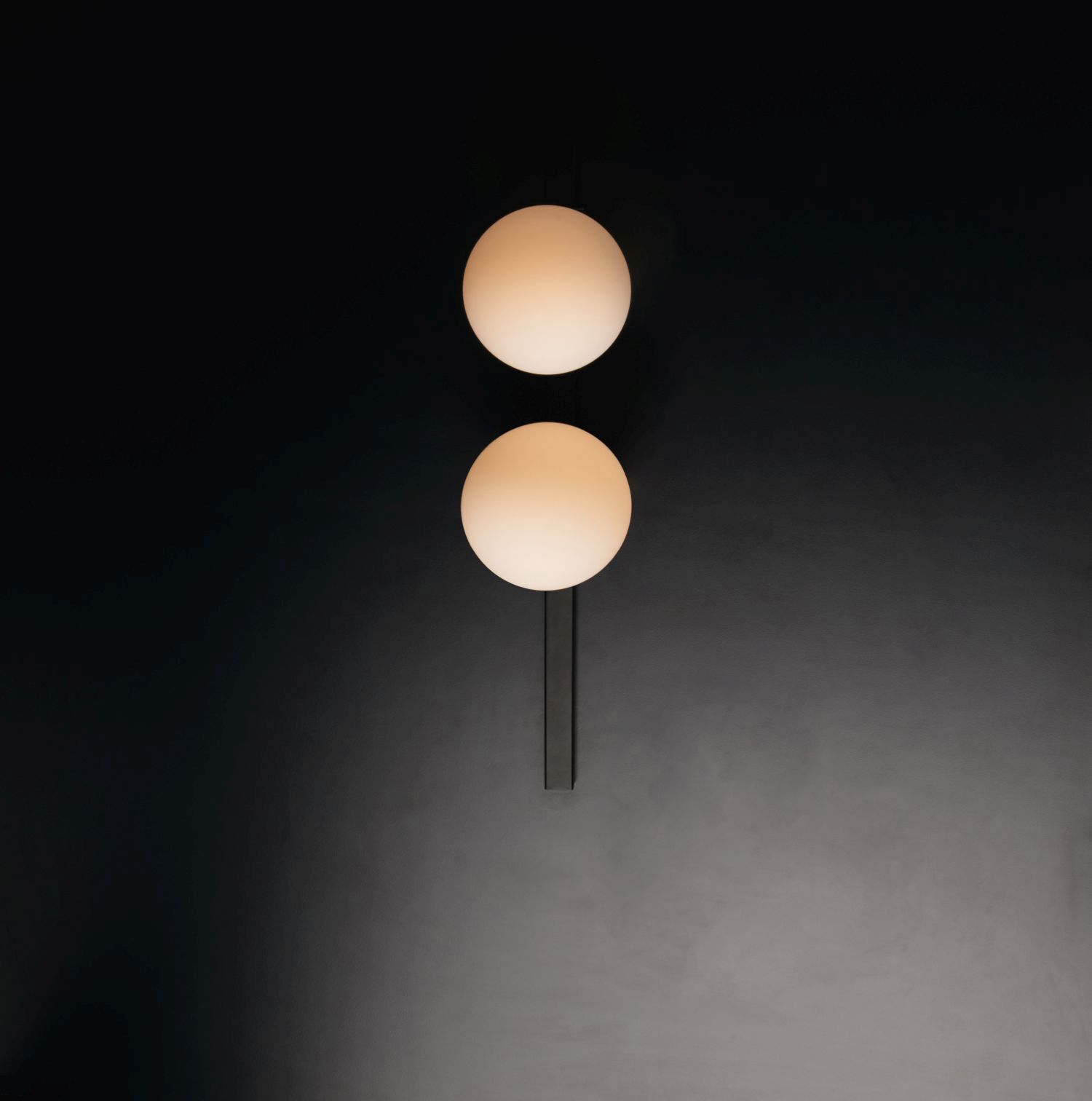 Wandlampe Schwarz Weiß Glaskugel E14 H:60 cm 2-flammig Lampe, Wandleuchte, Lichtquelle, Globus-Lampen, Beleuchtungskopf