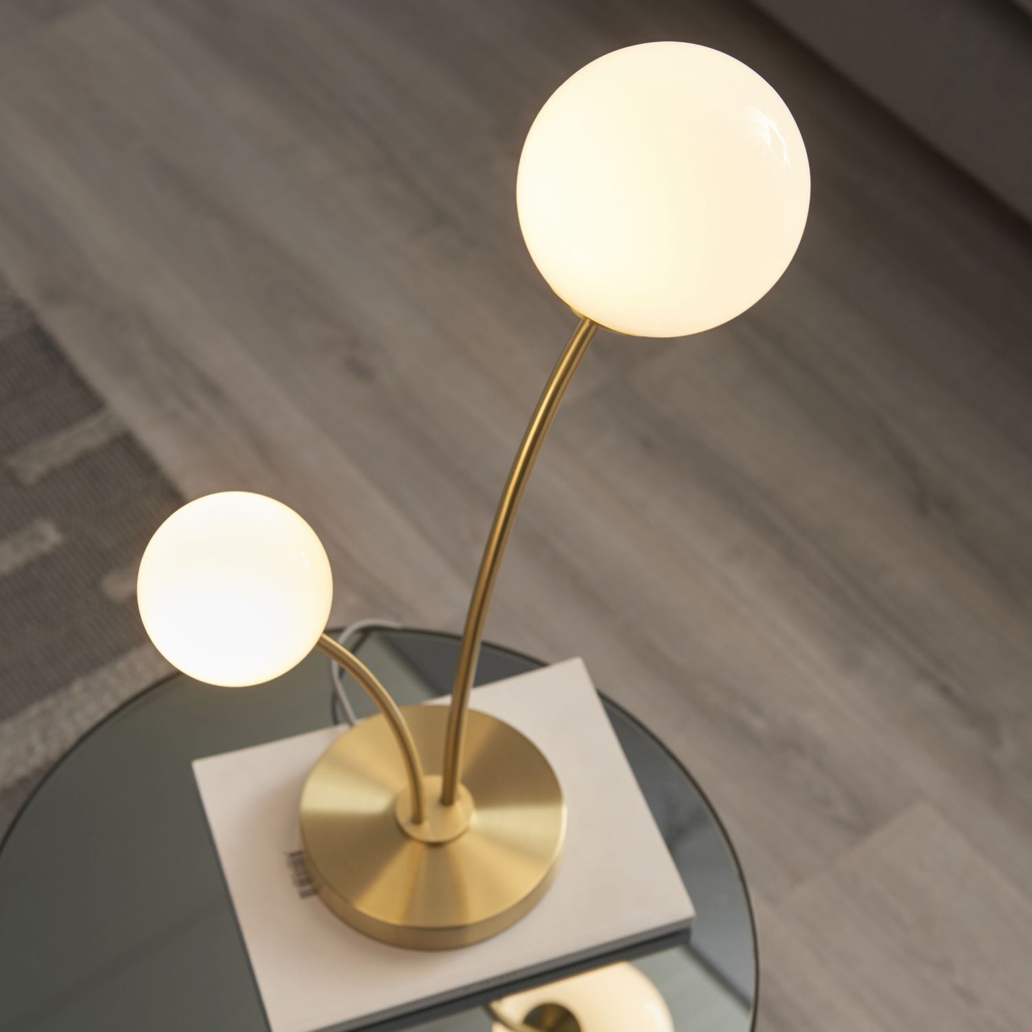 Lampe de table métal verre 54,8 cm de haut en laiton blanc 2x G9