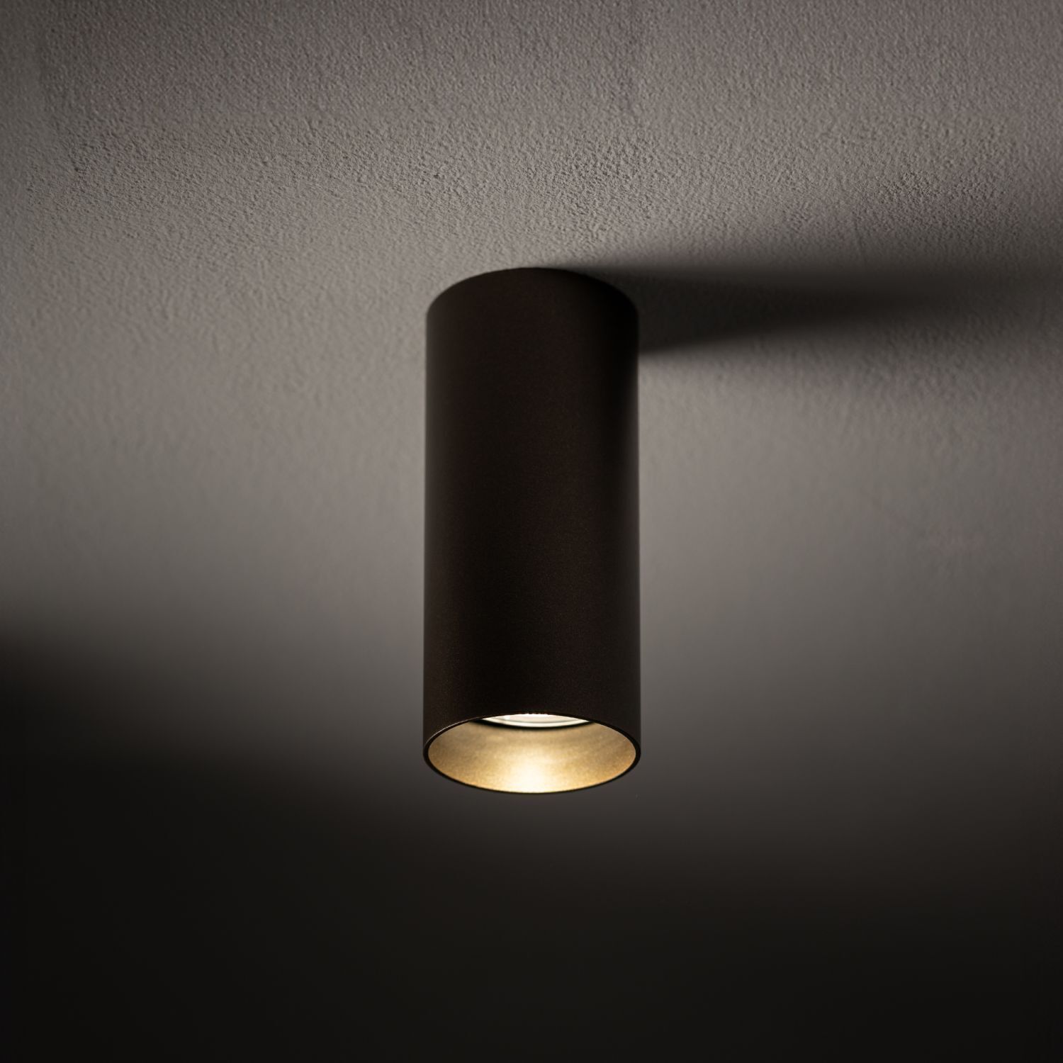 Spot à poser agréable en acier chocolat GU10 Ø5,5 cm