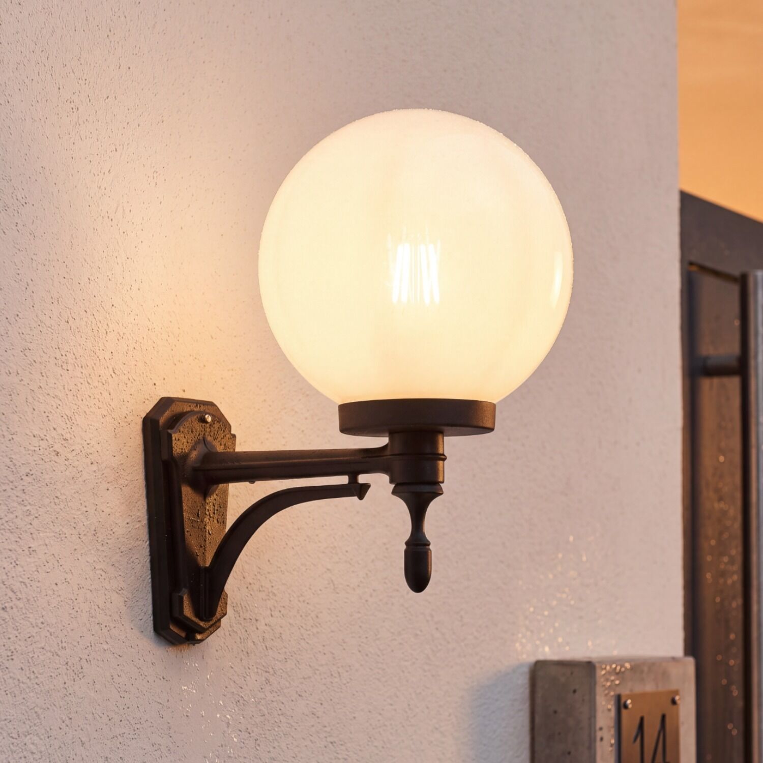 Lampe de cour Noir Blanc Abat-jour sphérique IP43 Vintage