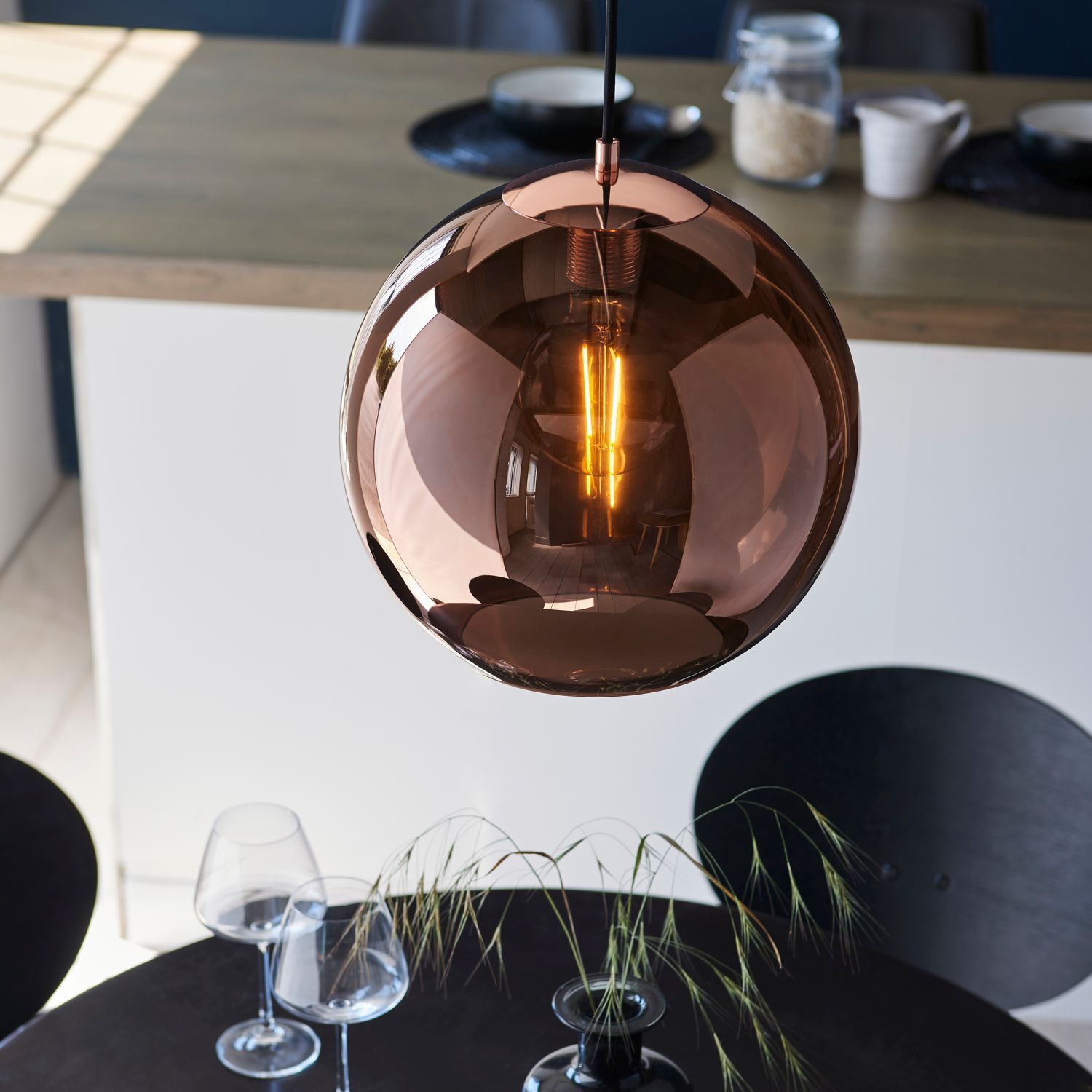 Suspension boule Ø 30 cm verre métal en noir cuivre E27