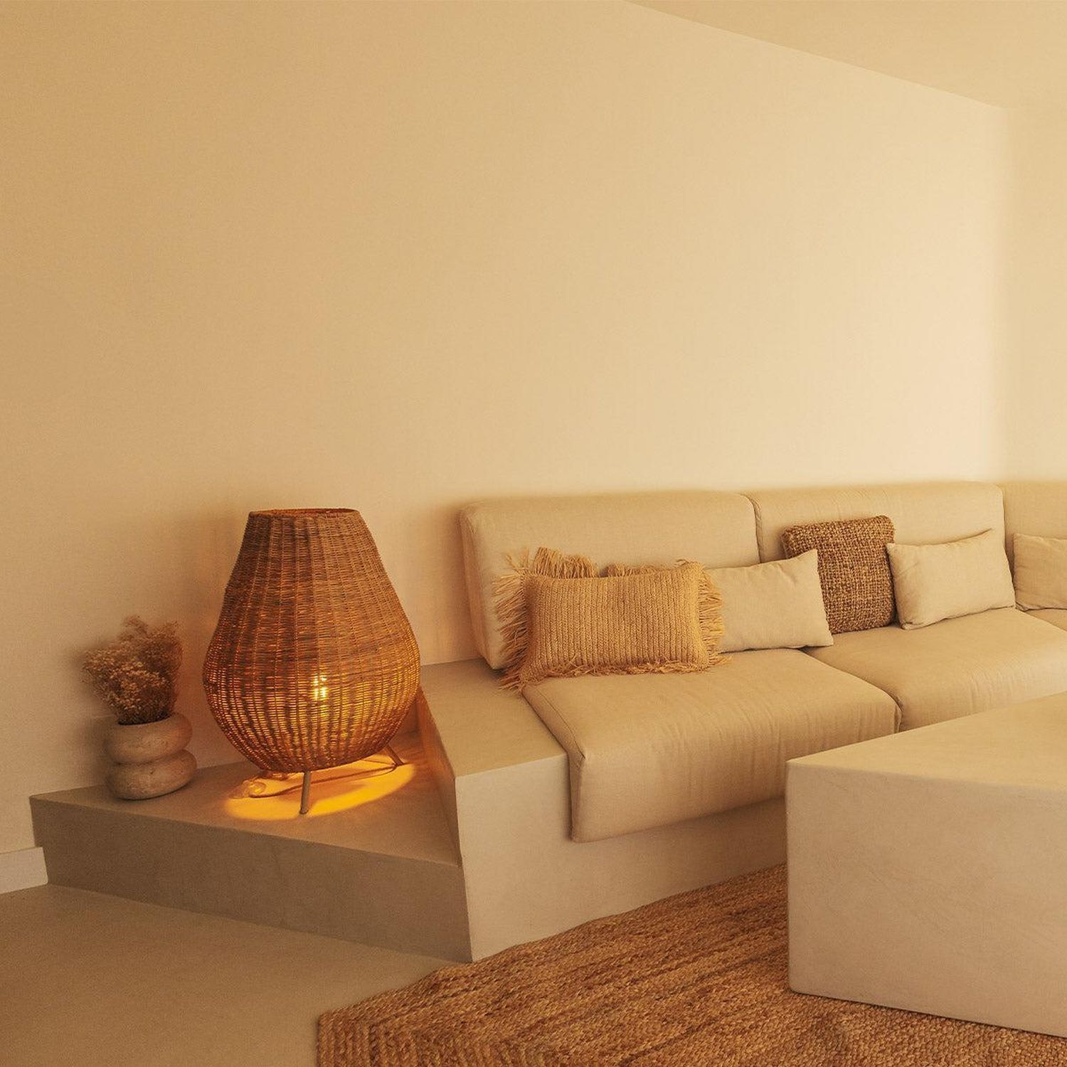 Lampe de table rotin 72 cm trépied câble fiche E27 Lampe, Dekoration für Zuhause, Kissen, Mobiliar