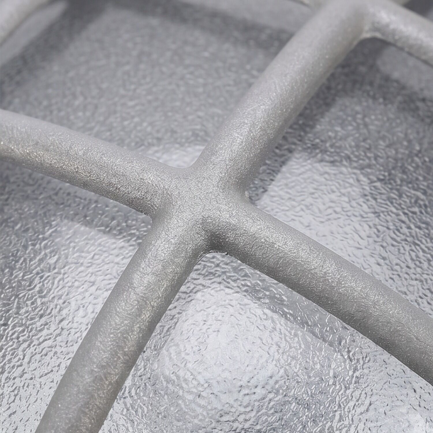 Metallrahmen, Kreuzstab, Drahtrahmen, Silber, strukturierte Metalloberfläche