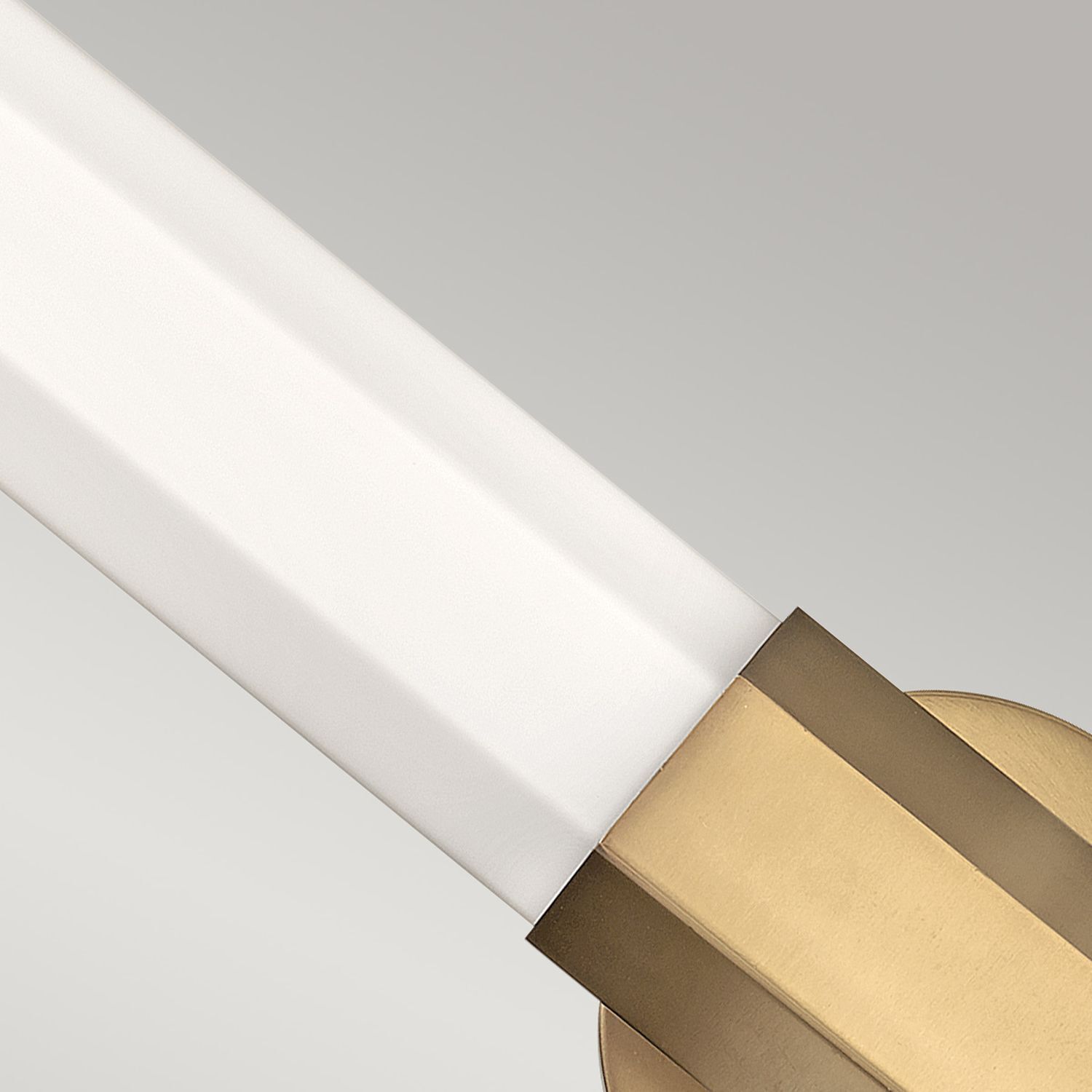 Luminaire LED pour salle de bain verre métal IP44 65,9 cm de haut allongé