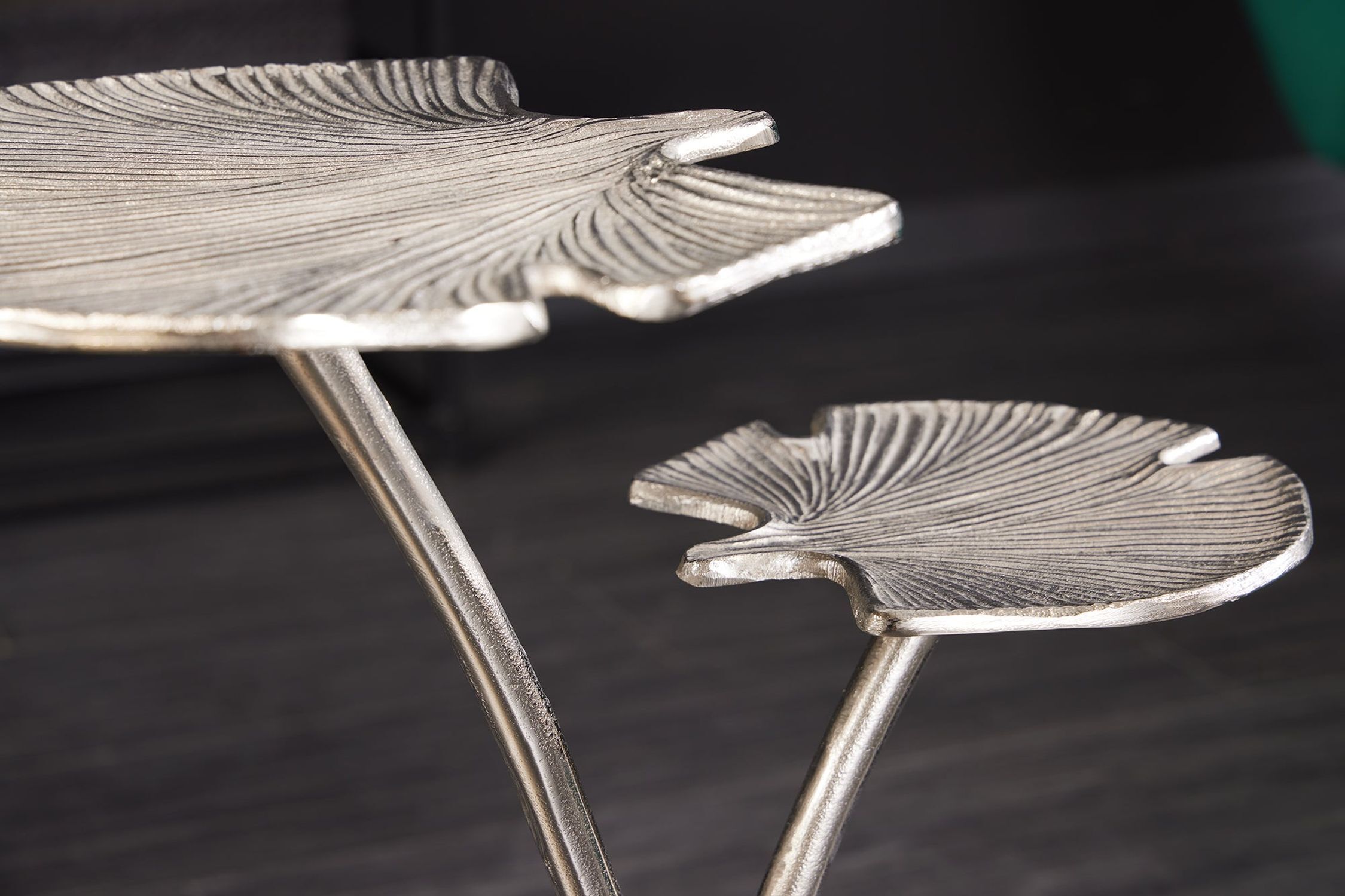 Beistelltisch Metall in Silber 50x32 cm Handarbeit Moebel