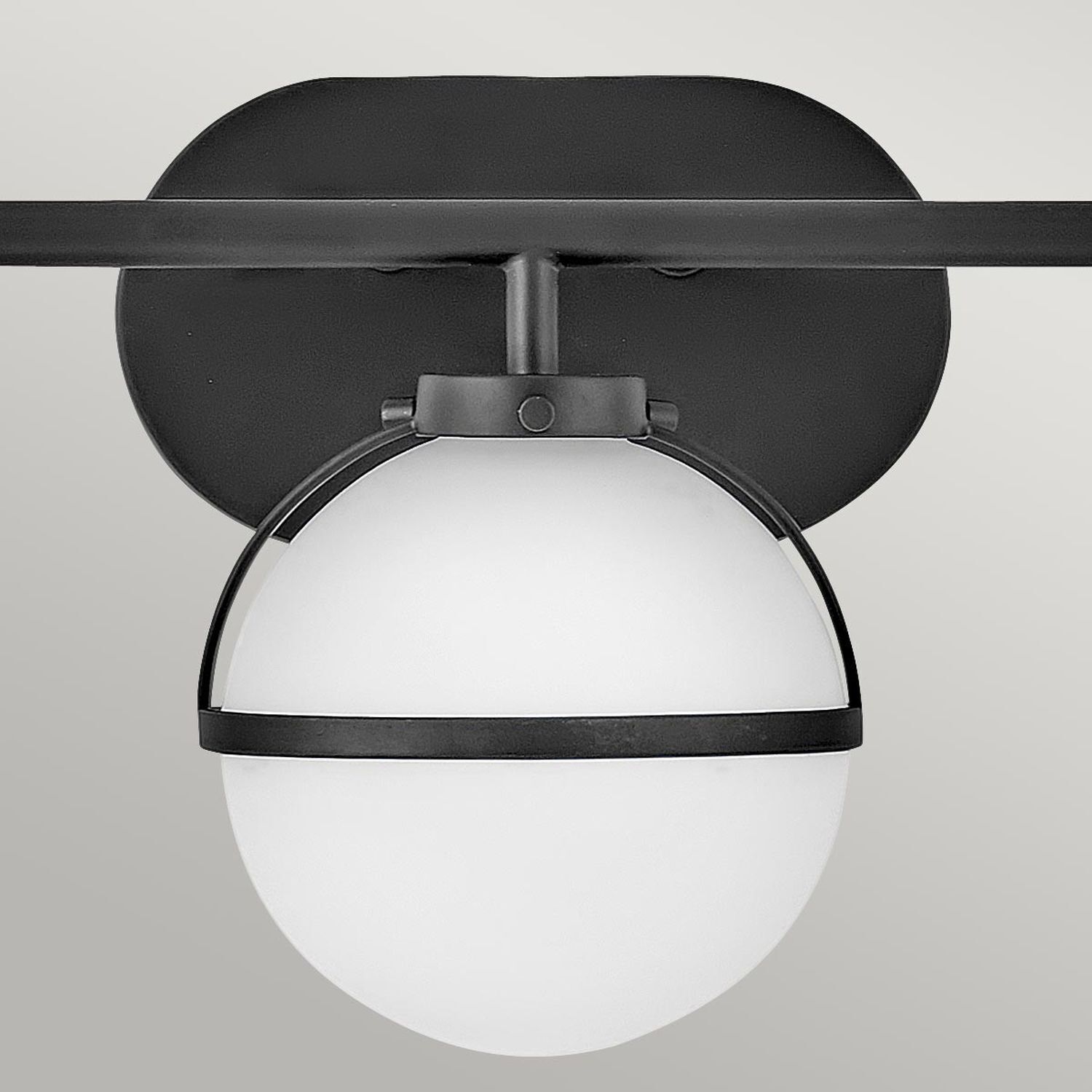 Lampe de salle de bain murale IP44 60,6 cm de large métal verre E14
